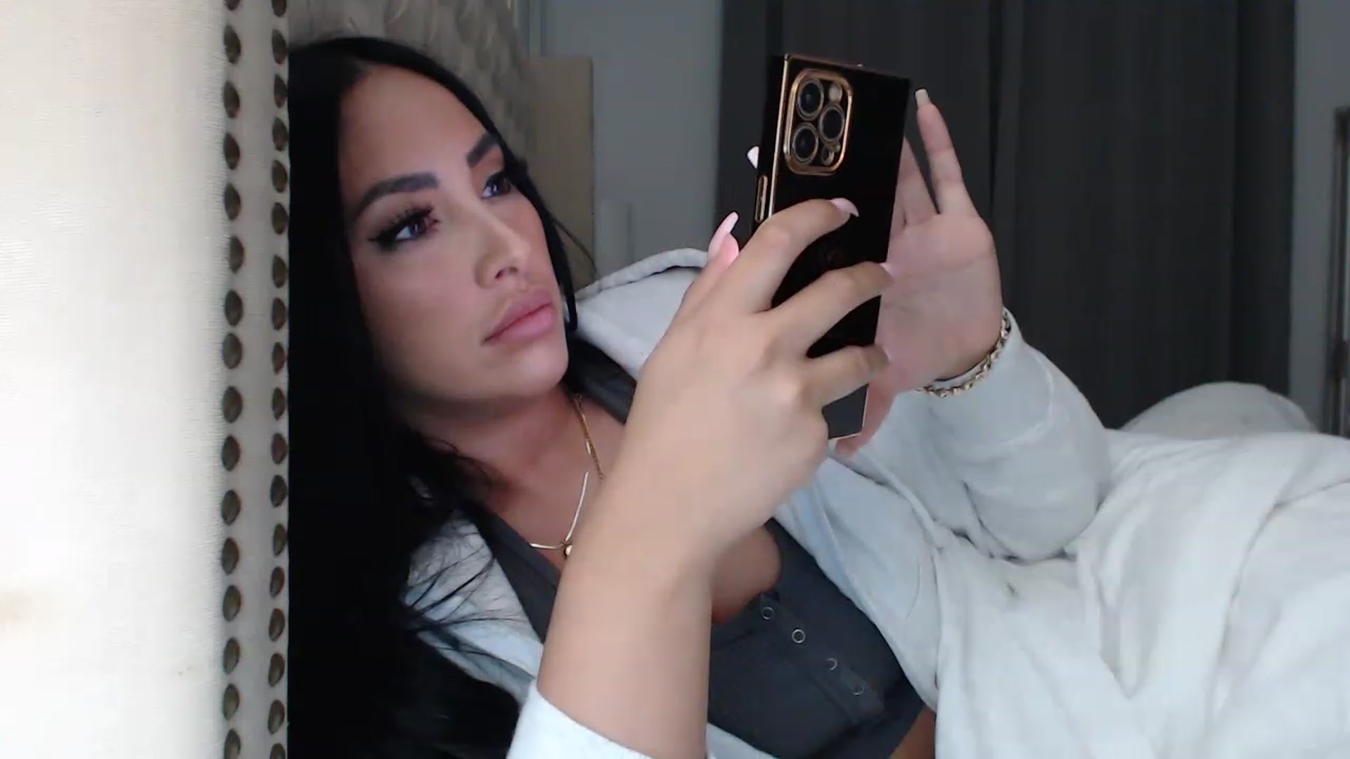 Gallery image thumbnail from KiimWiinters's myfreecams stream on, 02/02/2023, 12:22 image 10 of 20