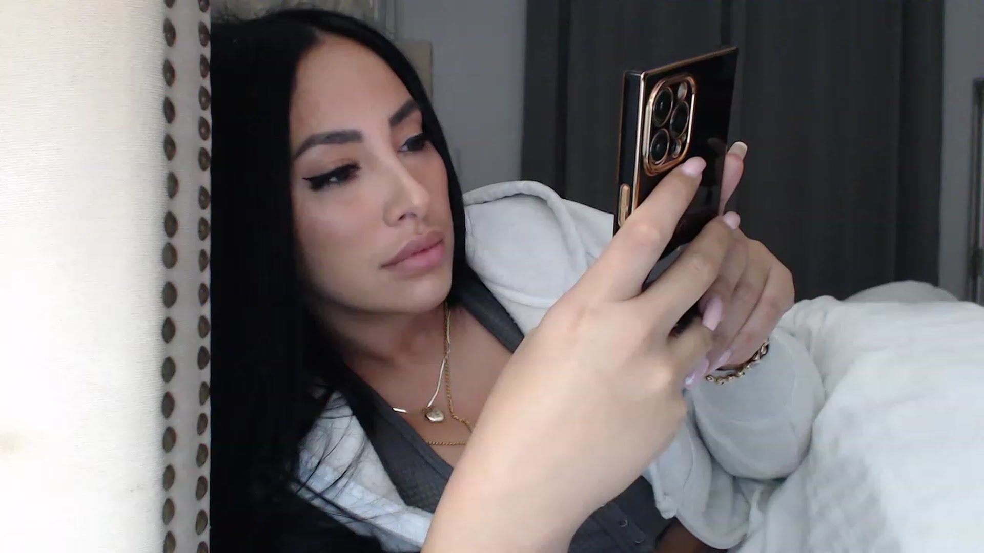 Gallery image thumbnail from KiimWiinters's myfreecams stream on, 02/02/2023, 12:22 image 16 of 20