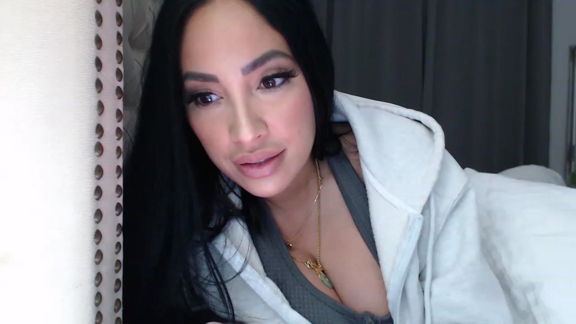 Gallery image thumbnail from KiimWiinters's myfreecams stream on, 02/02/2023, 12:22 image 20 of 20