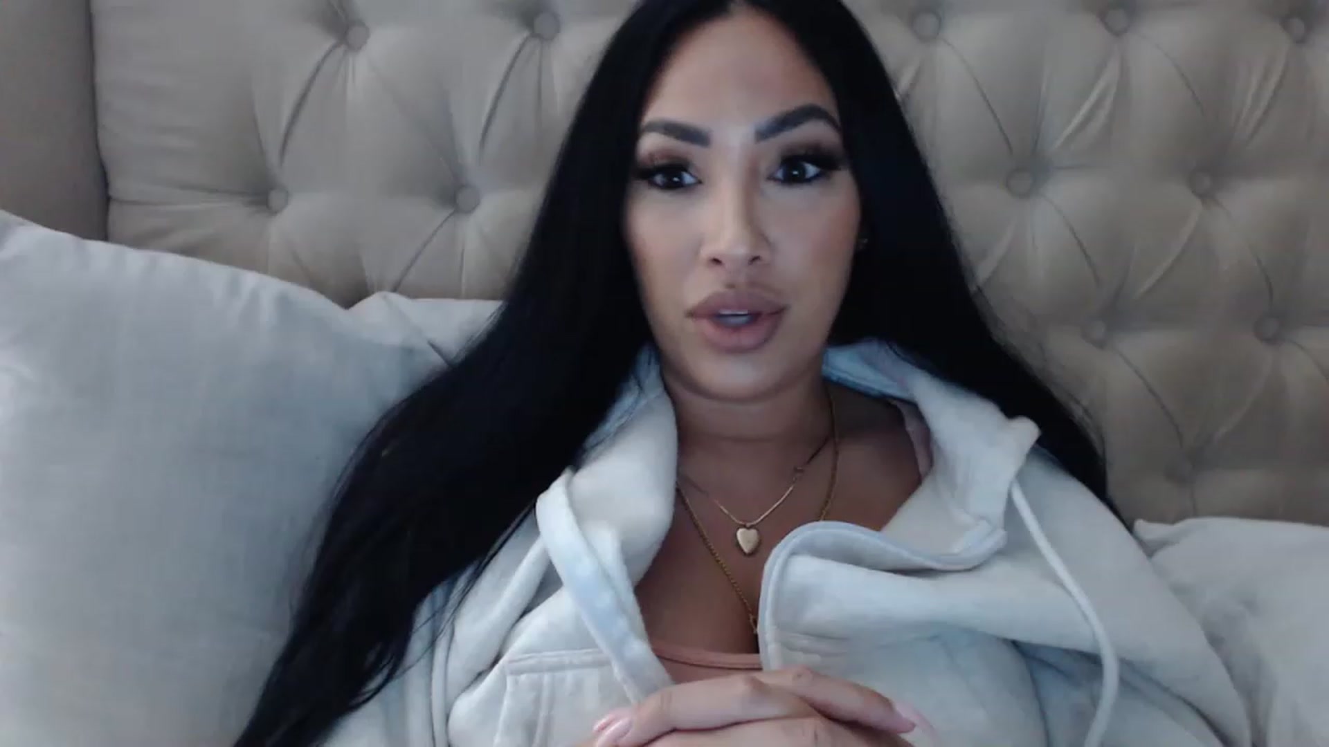 Gallery image thumbnail from KiimWiinters's myfreecams stream on, 02/04/2023, 11:13 image 19 of 20