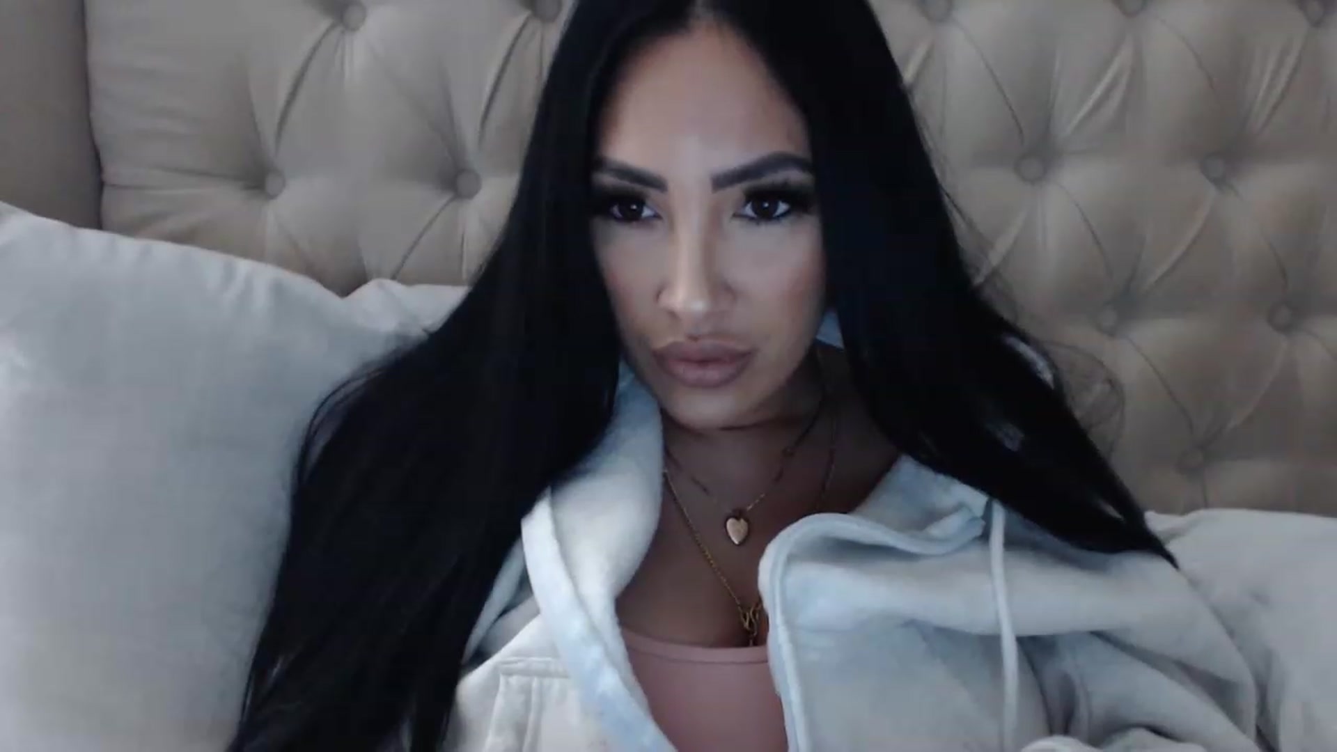 Gallery image thumbnail from KiimWiinters's myfreecams stream on, 02/04/2023, 11:13 image 16 of 20