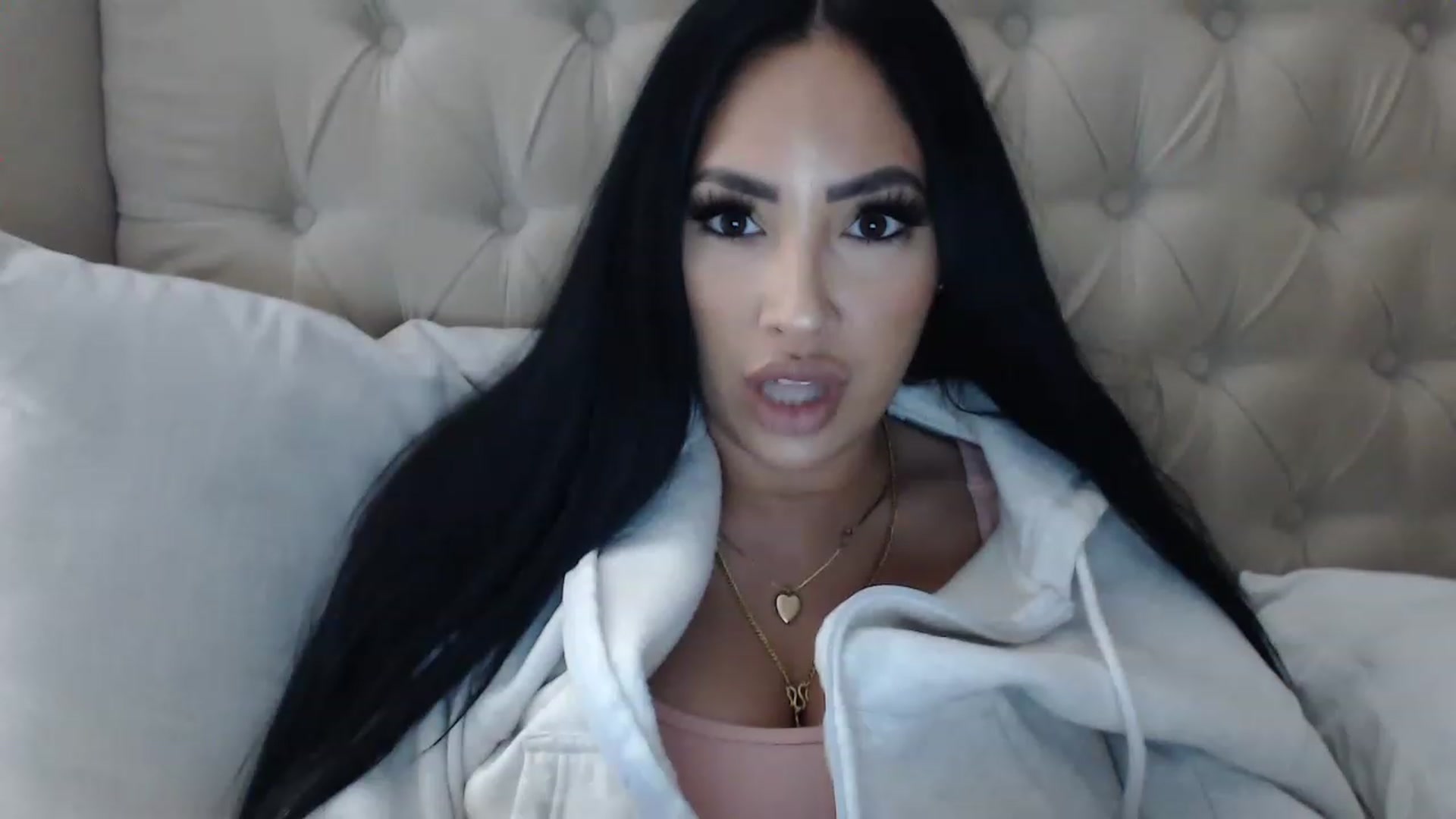 Gallery image thumbnail from KiimWiinters's myfreecams stream on, 02/04/2023, 11:13 image 18 of 20