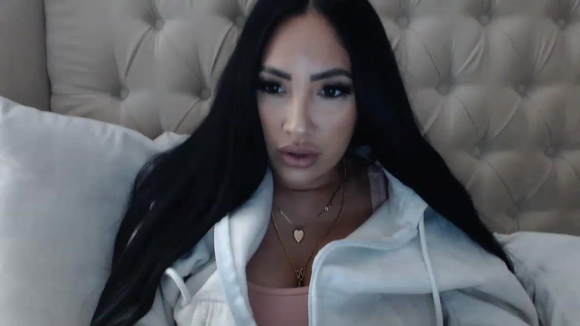 Gallery image thumbnail from KiimWiinters's myfreecams stream on, 02/04/2023, 11:13 image 6 of 20