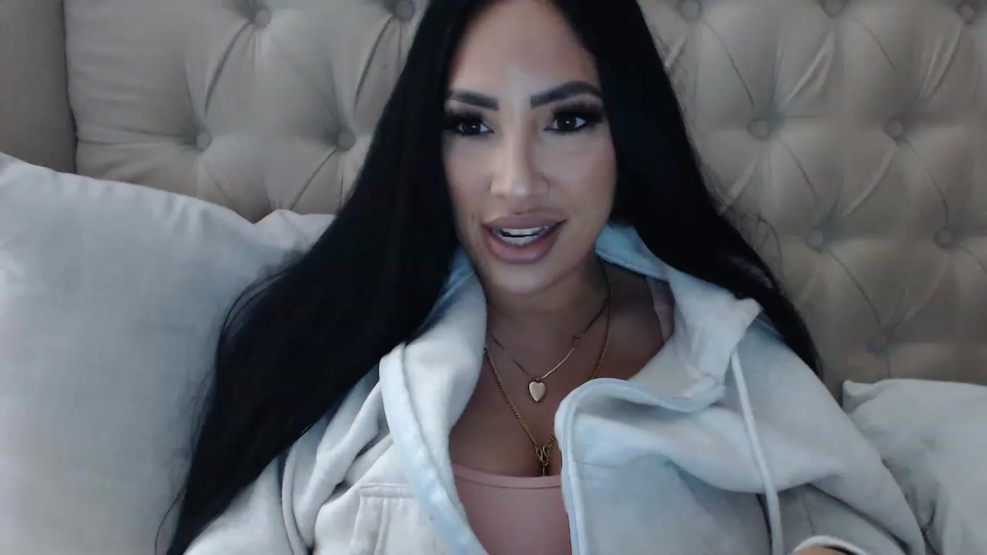Gallery image thumbnail from KiimWiinters's myfreecams stream on, 02/04/2023, 11:13 image 13 of 20