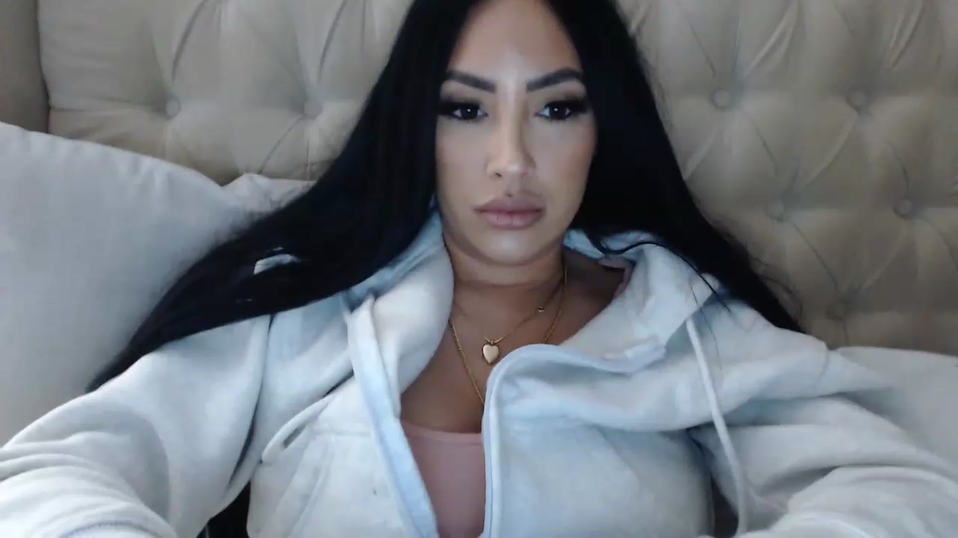 Gallery image thumbnail from KiimWiinters's myfreecams stream on, 02/04/2023, 11:25 image 15 of 20