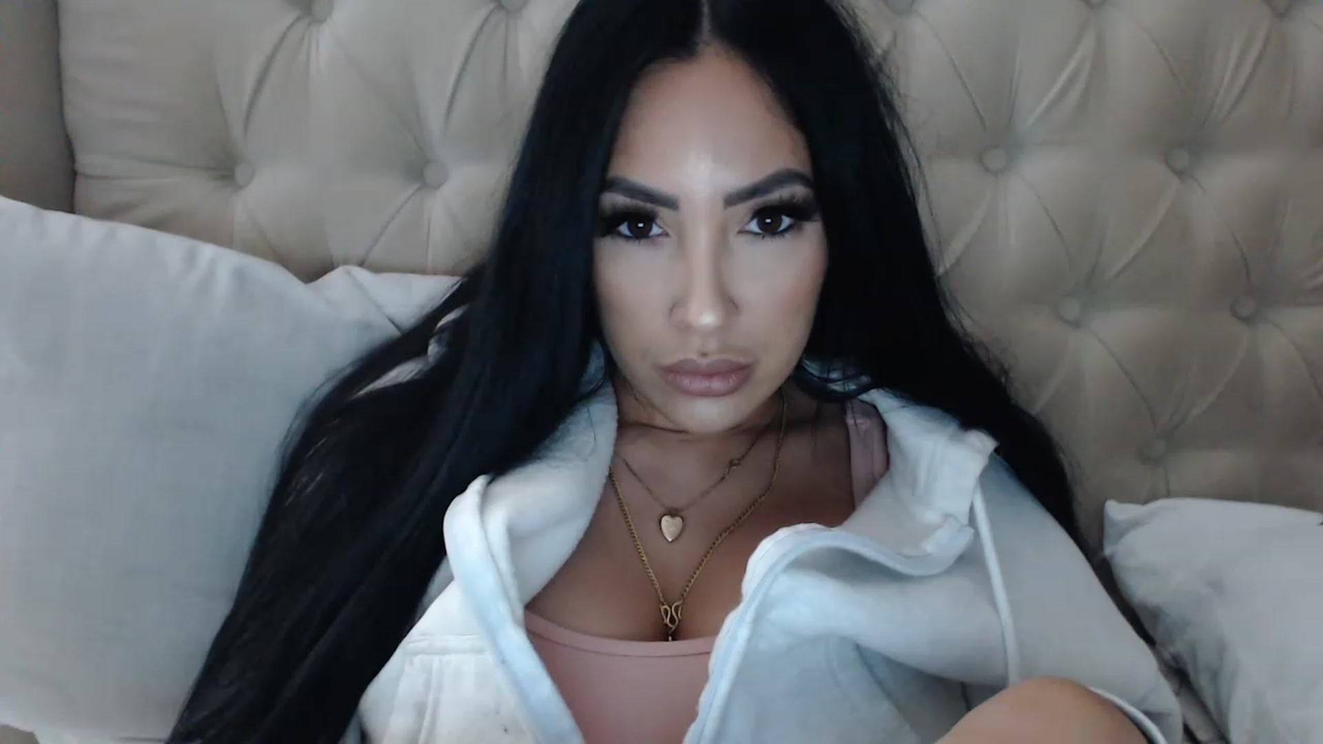 Gallery image thumbnail from KiimWiinters's myfreecams stream on, 02/04/2023, 11:25 image 9 of 20