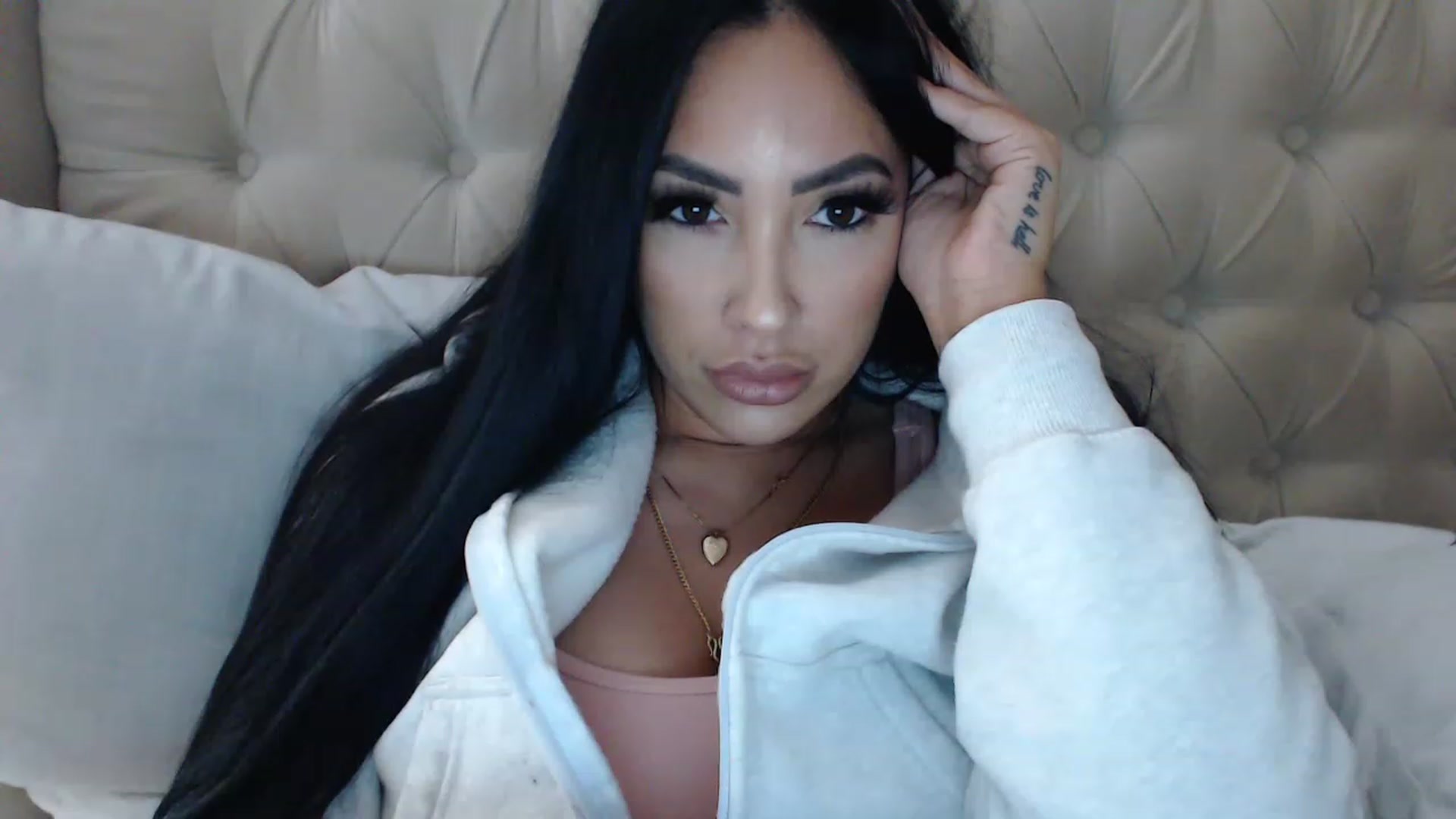 Gallery image thumbnail from KiimWiinters's myfreecams stream on, 02/04/2023, 11:25 image 8 of 20