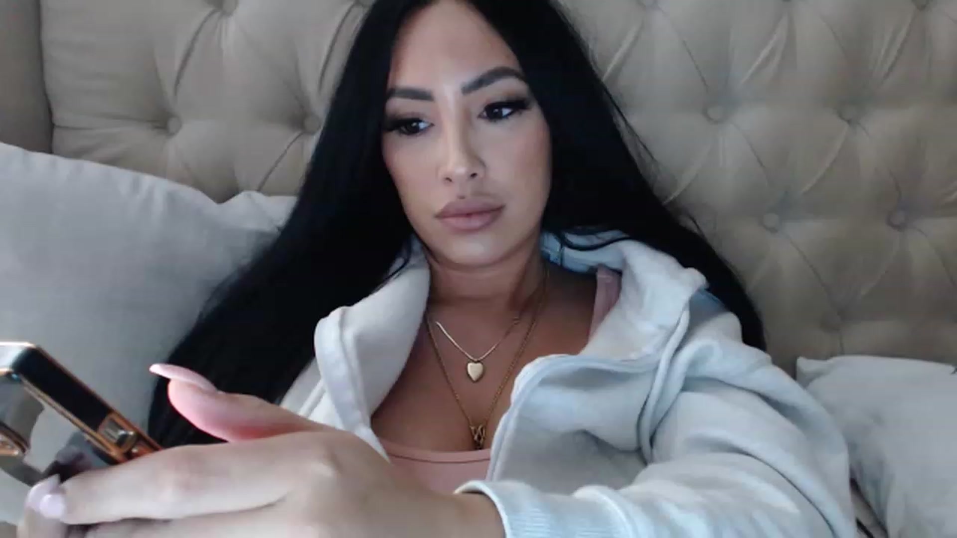 Gallery image thumbnail from KiimWiinters's myfreecams stream on, 02/04/2023, 11:25 image 1 of 20