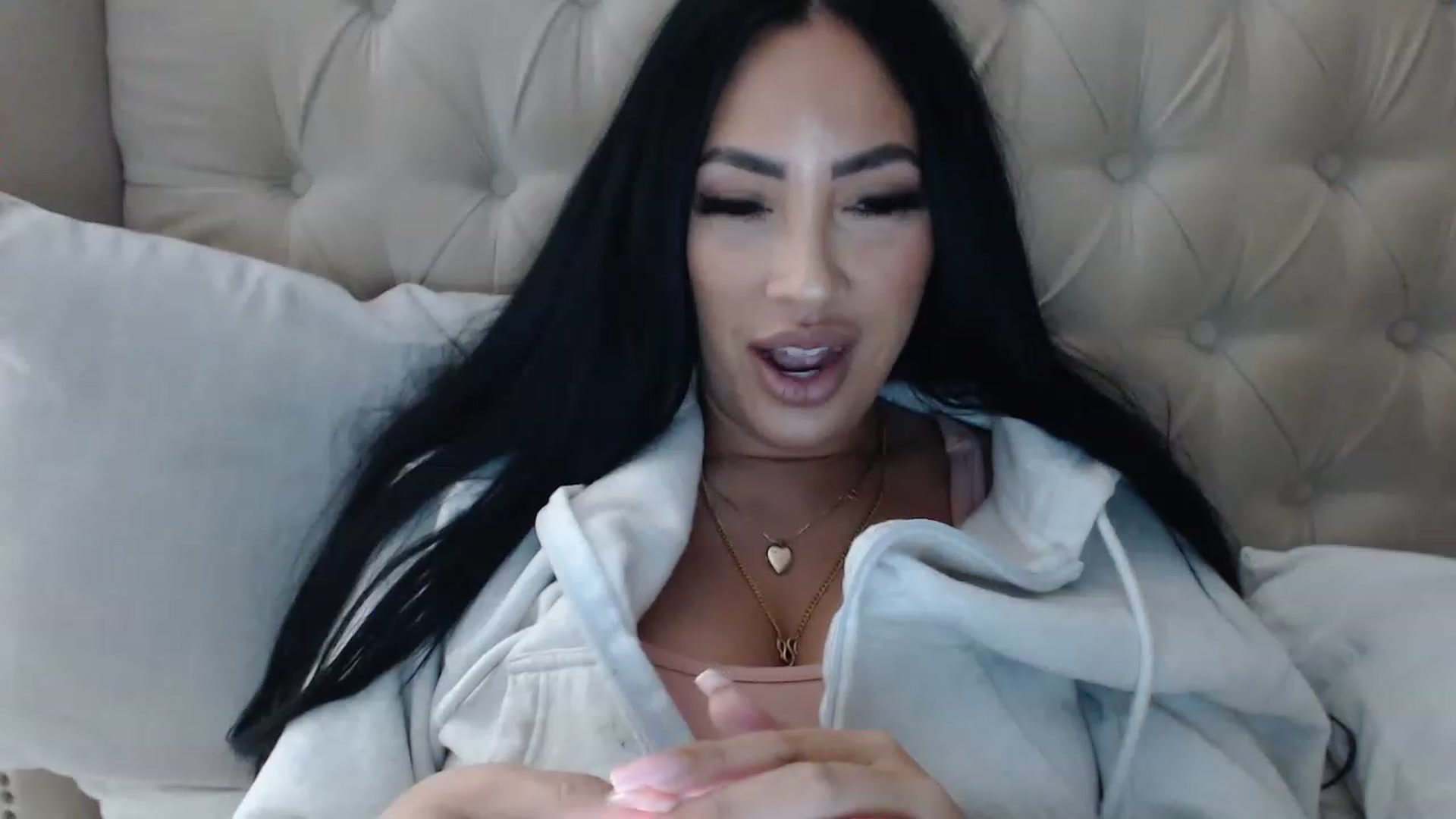 Gallery image thumbnail from KiimWiinters's myfreecams stream on, 02/04/2023, 11:25 image 20 of 20