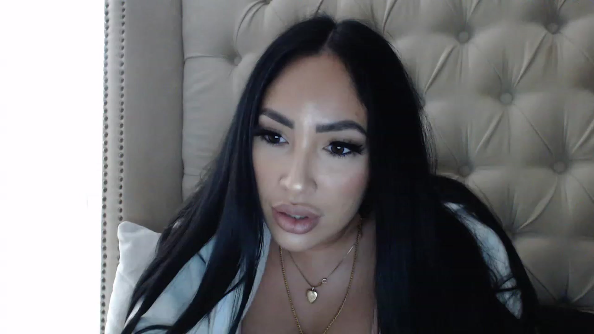 Gallery image thumbnail from KiimWiinters's myfreecams stream on, 02/04/2023, 12:46 image 19 of 20