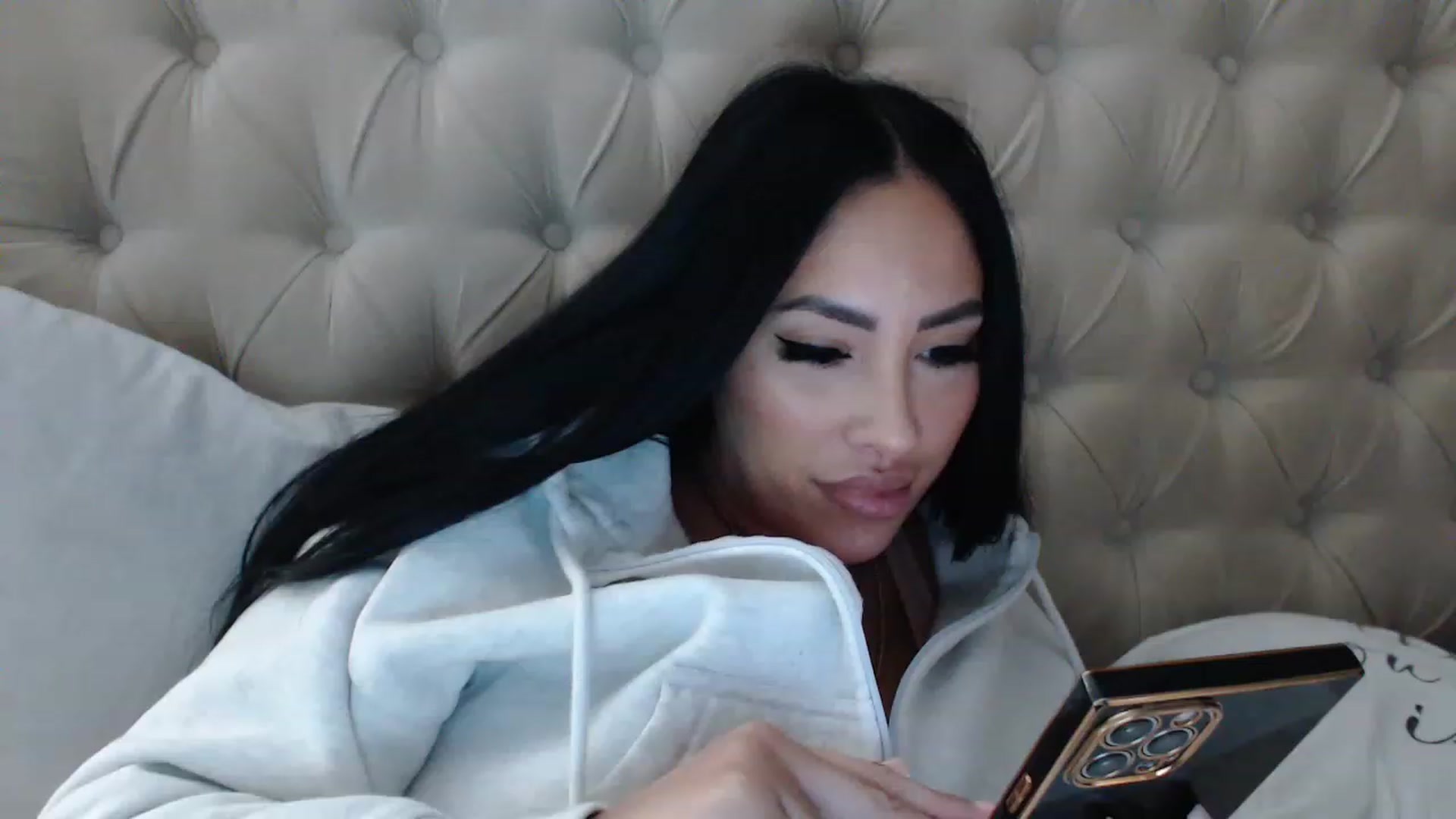 Gallery image thumbnail from KiimWiinters's myfreecams stream on, 02/04/2023, 12:46 image 7 of 20