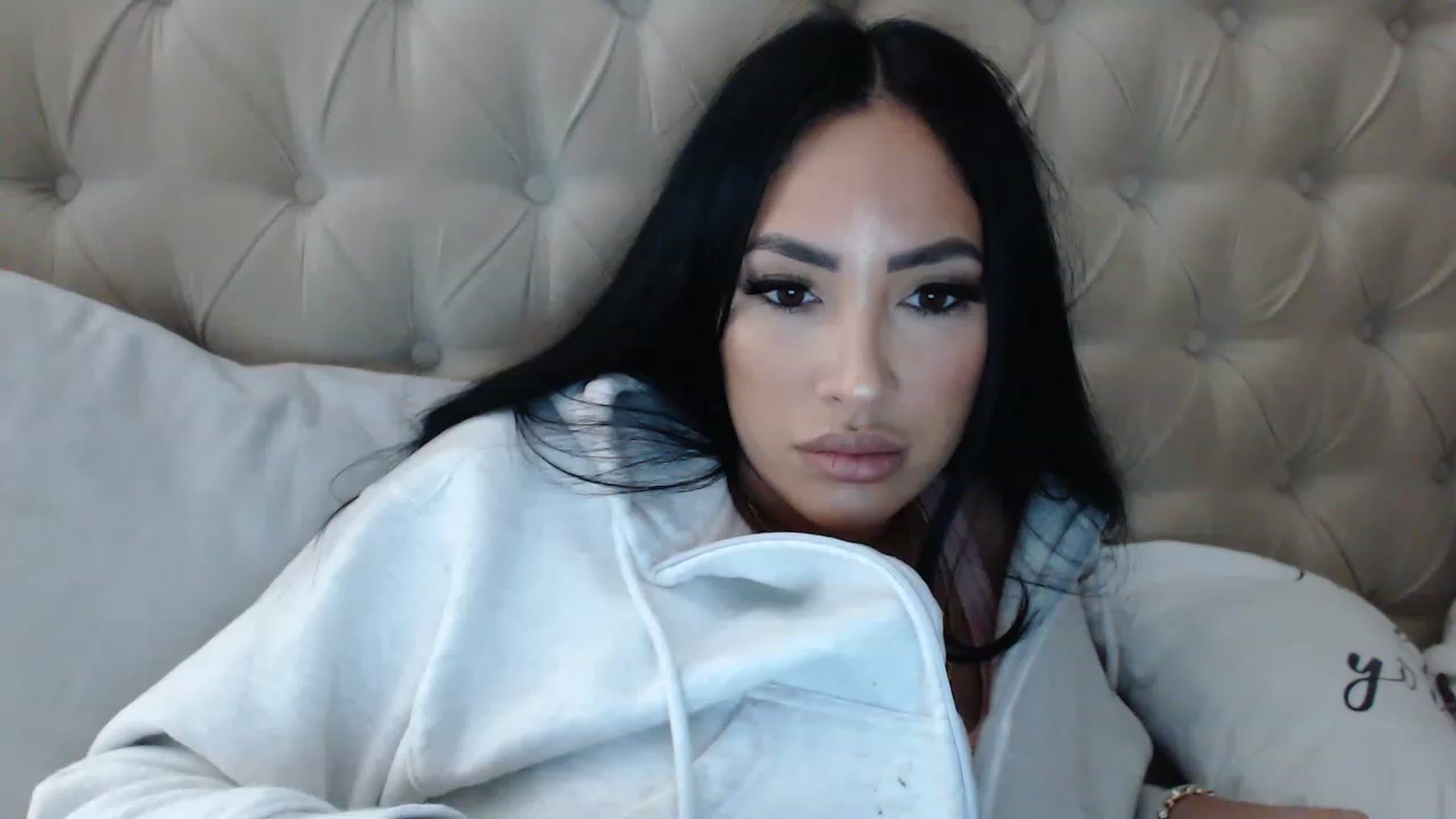 Gallery image thumbnail from KiimWiinters's myfreecams stream on, 02/04/2023, 12:46 image 11 of 20