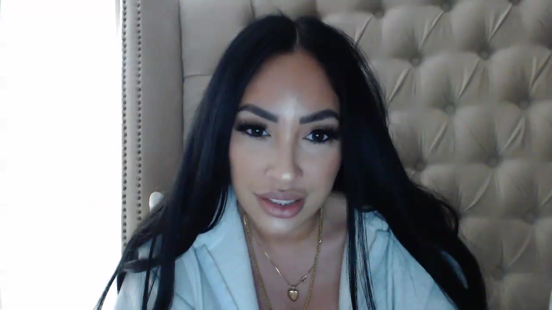 Gallery image thumbnail from KiimWiinters's myfreecams stream on, 02/04/2023, 12:46 image 14 of 20