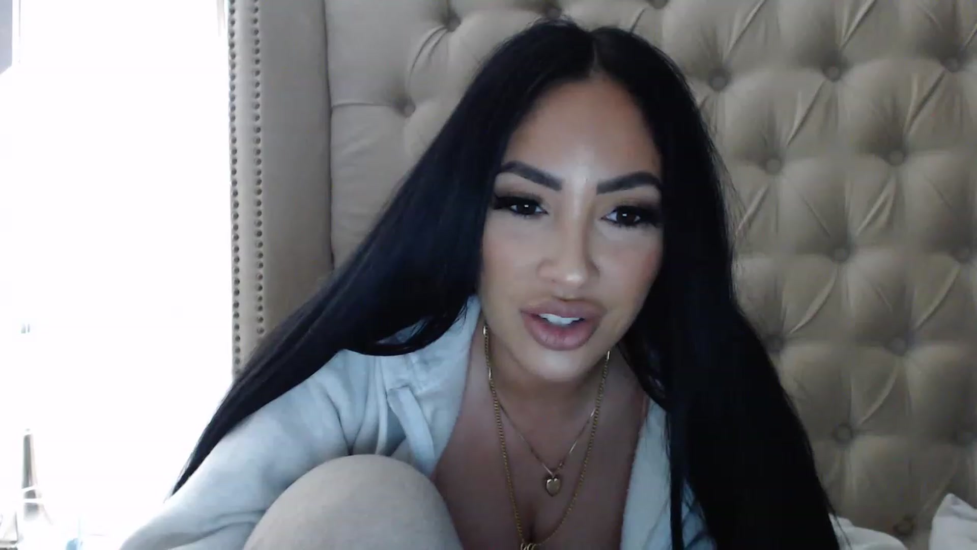 Gallery image thumbnail from KiimWiinters's myfreecams stream on, 02/04/2023, 12:46 image 18 of 20
