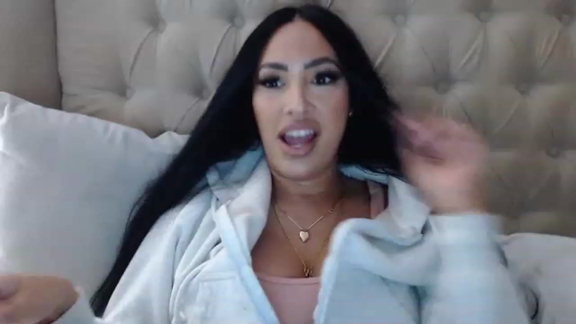 Gallery image thumbnail from KiimWiinters's myfreecams stream on, 02/04/2023, 12:46 image 1 of 20