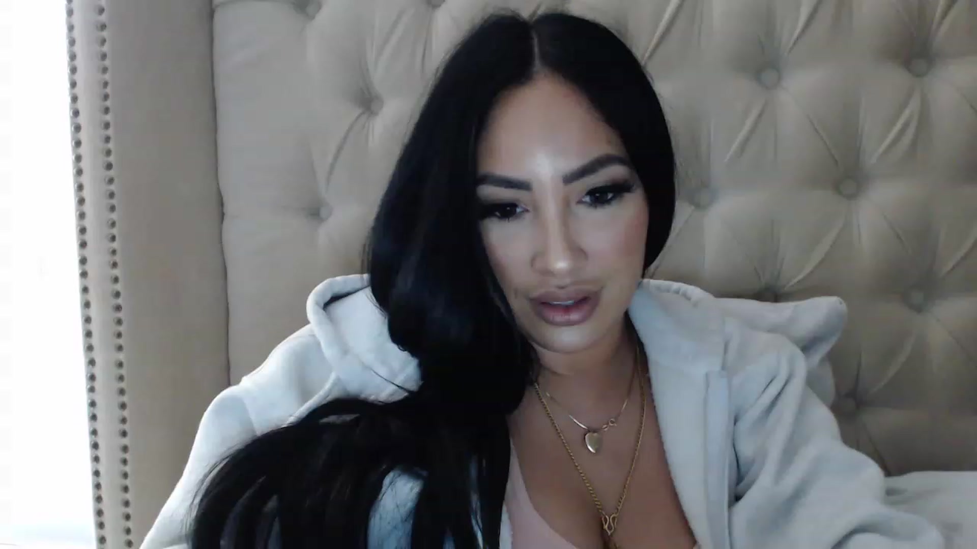 Gallery image thumbnail from KiimWiinters's myfreecams stream on, 02/04/2023, 15:02 image 16 of 20