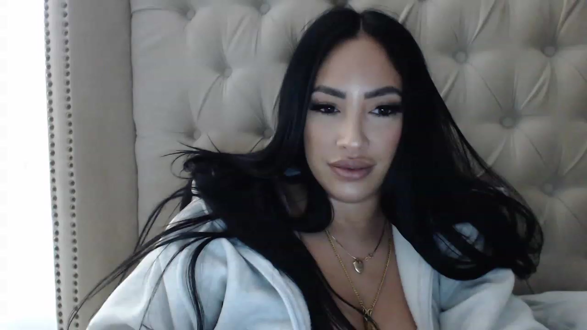 Gallery image thumbnail from KiimWiinters's myfreecams stream on, 02/04/2023, 15:02 image 14 of 20