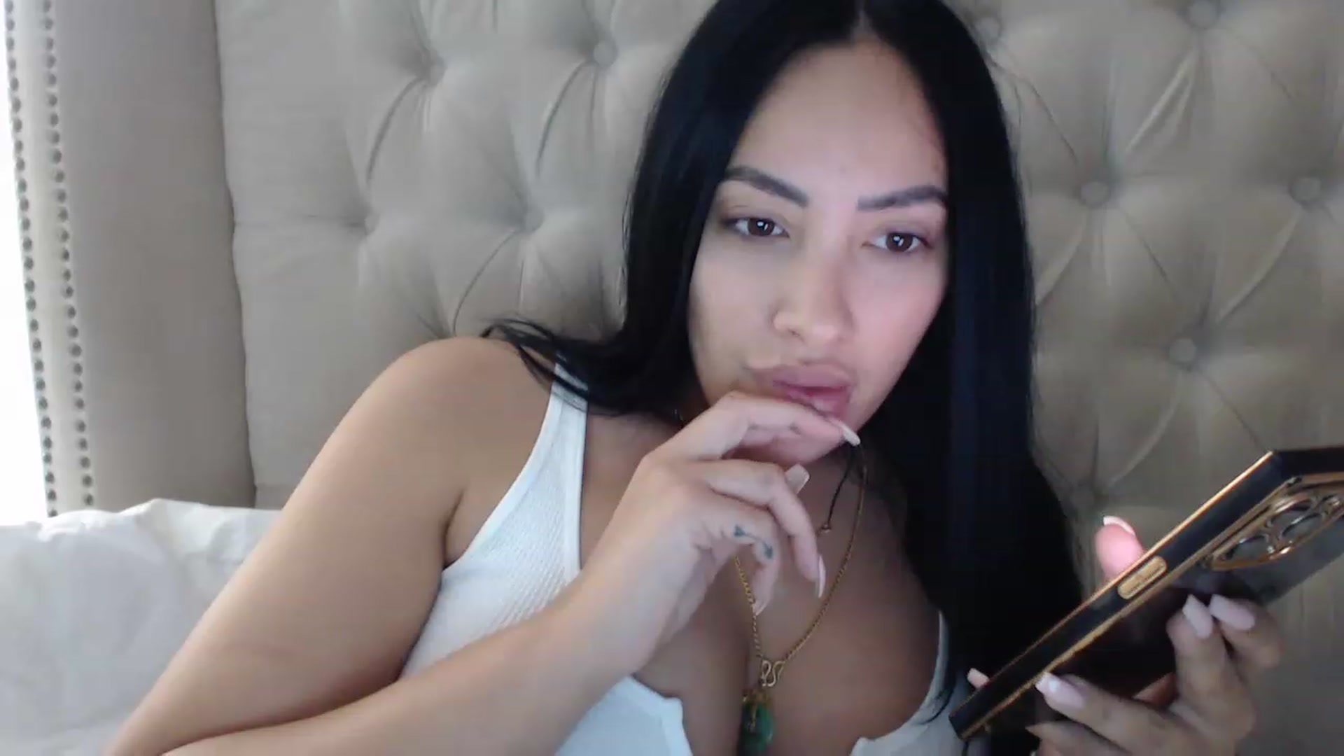 Gallery image thumbnail from KiimWiinters's myfreecams stream on, 02/05/2023, 10:49 image 2 of 20