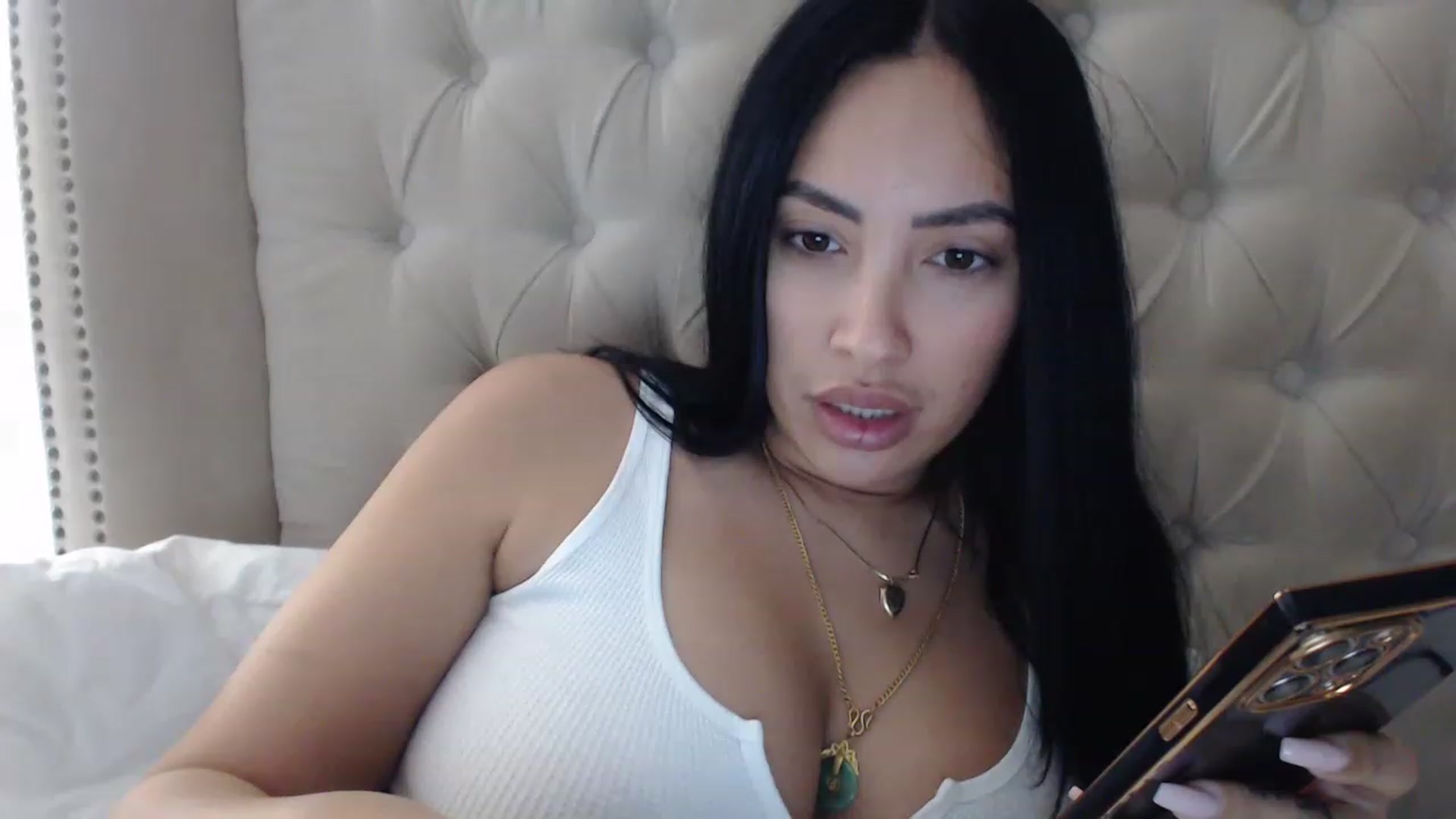 Gallery image thumbnail from KiimWiinters's myfreecams stream on, 02/05/2023, 10:49 image 7 of 20
