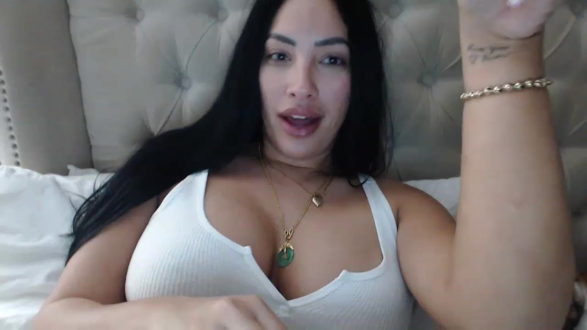 Gallery image thumbnail from KiimWiinters's myfreecams stream on, 02/05/2023, 14:32 image 17 of 20