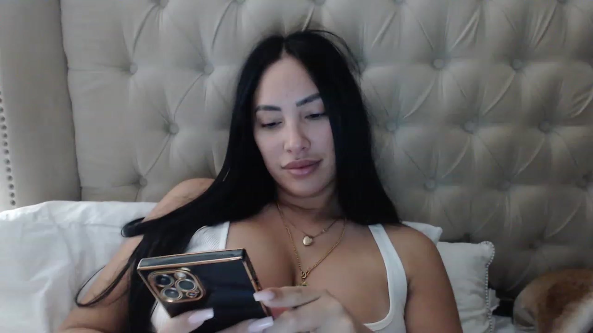 Gallery image thumbnail from KiimWiinters's myfreecams stream on, 02/05/2023, 14:32 image 11 of 20