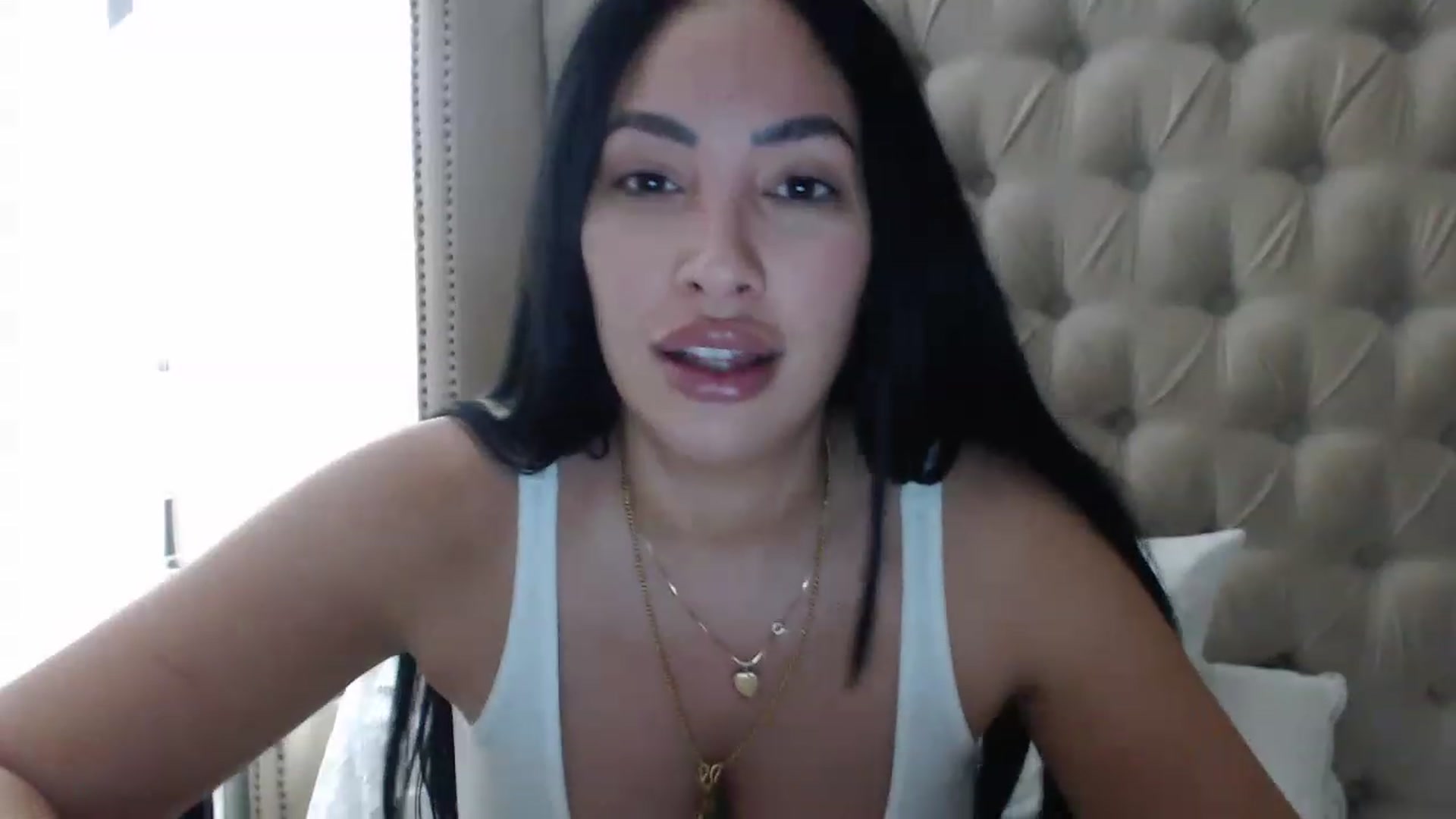 Gallery image thumbnail from KiimWiinters's myfreecams stream on, 02/05/2023, 15:30 image 7 of 20
