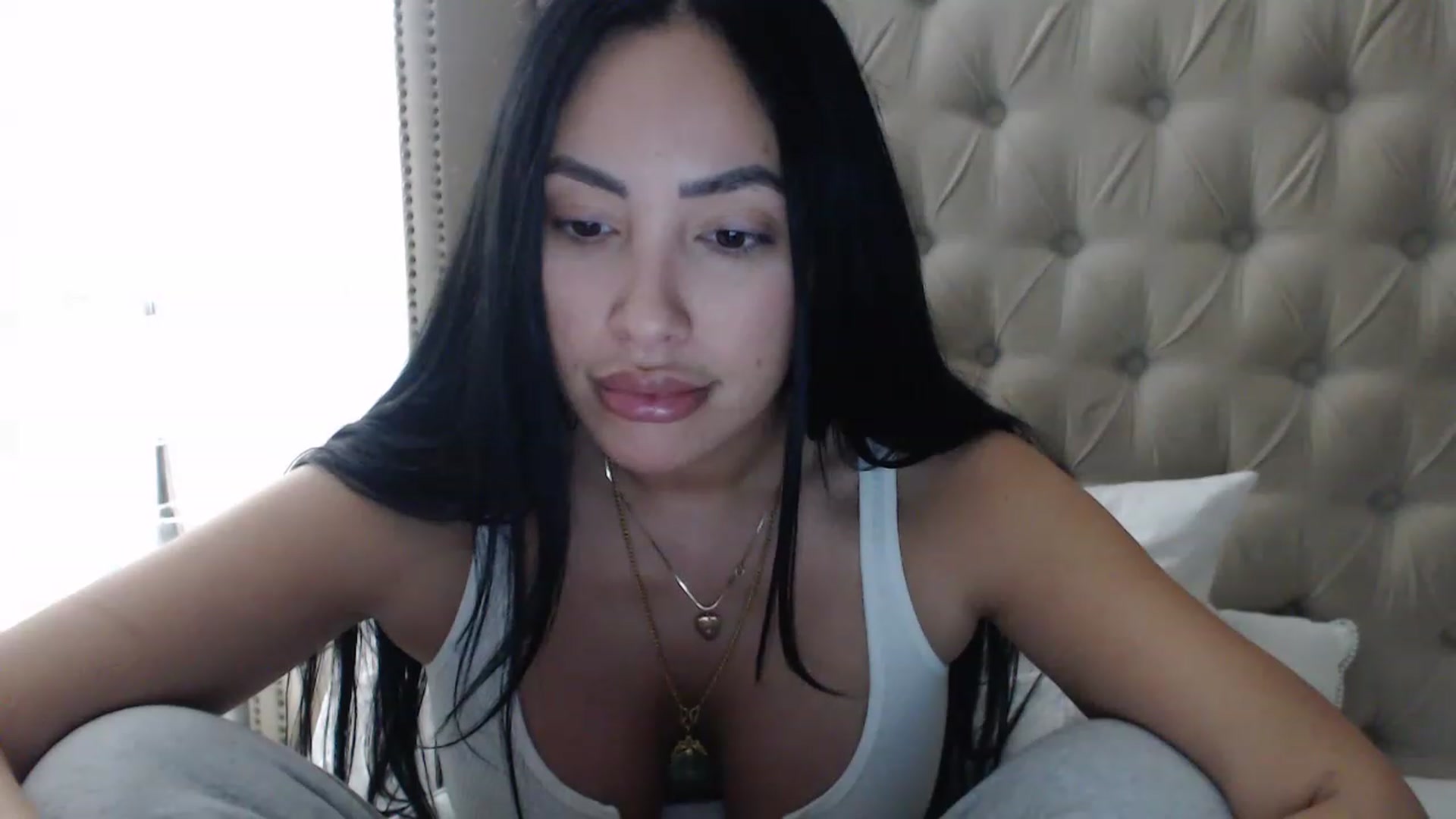 Gallery image thumbnail from KiimWiinters's myfreecams stream on, 02/05/2023, 15:30 image 12 of 20