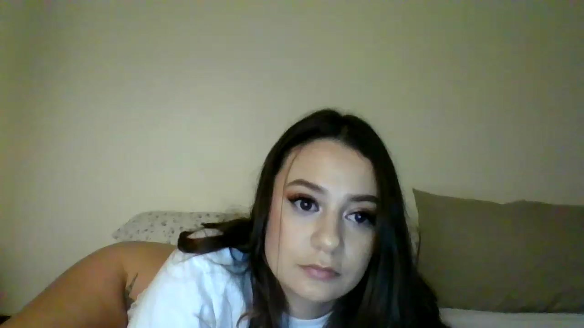 Gallery image thumbnail from Kiimchi's myfreecams stream on, 01/12/2023, 02:33 image 18 of 20