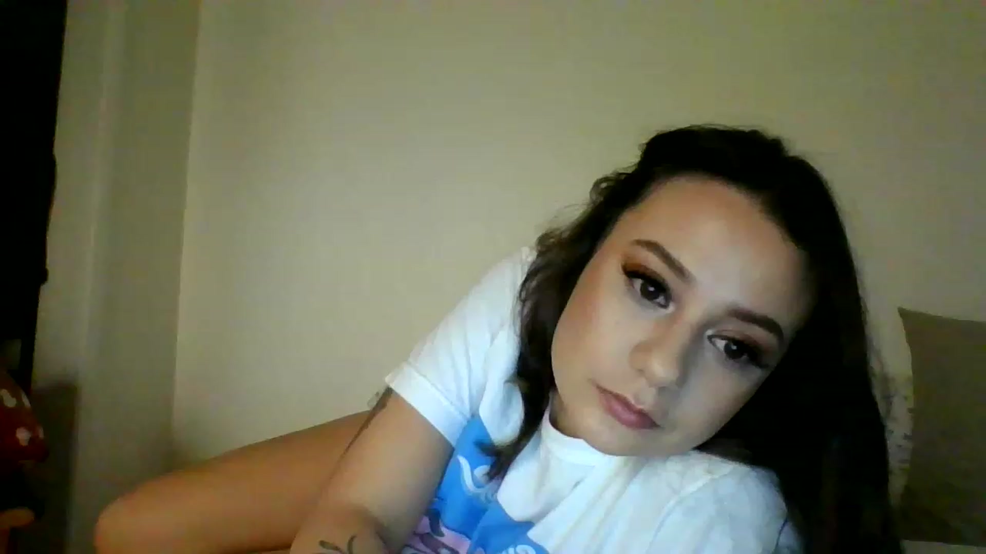 Gallery image thumbnail from Kiimchi's myfreecams stream on, 01/12/2023, 02:33 image 1 of 20