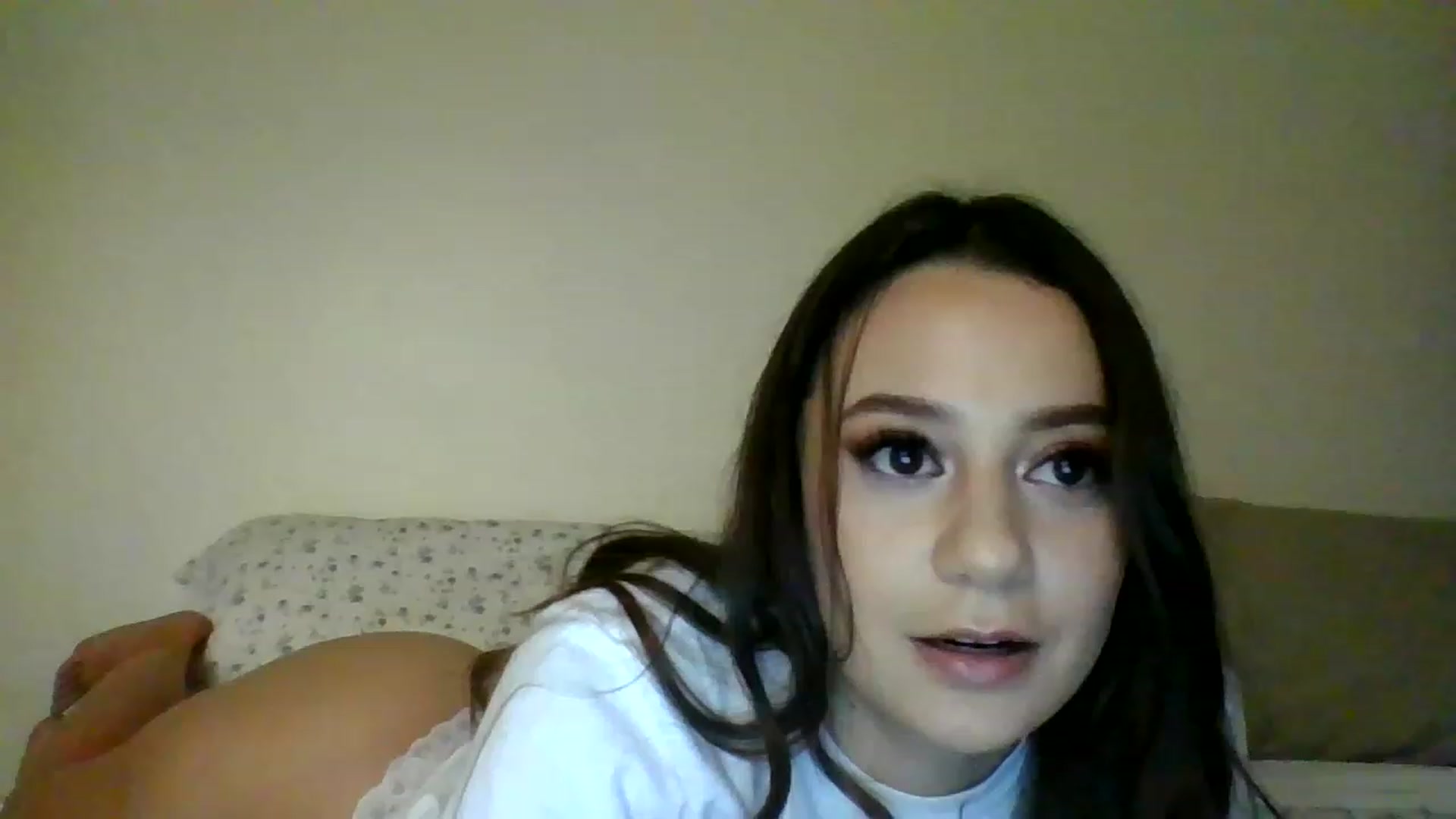 Gallery image thumbnail from Kiimchi's myfreecams stream on, 01/12/2023, 02:33 image 13 of 20