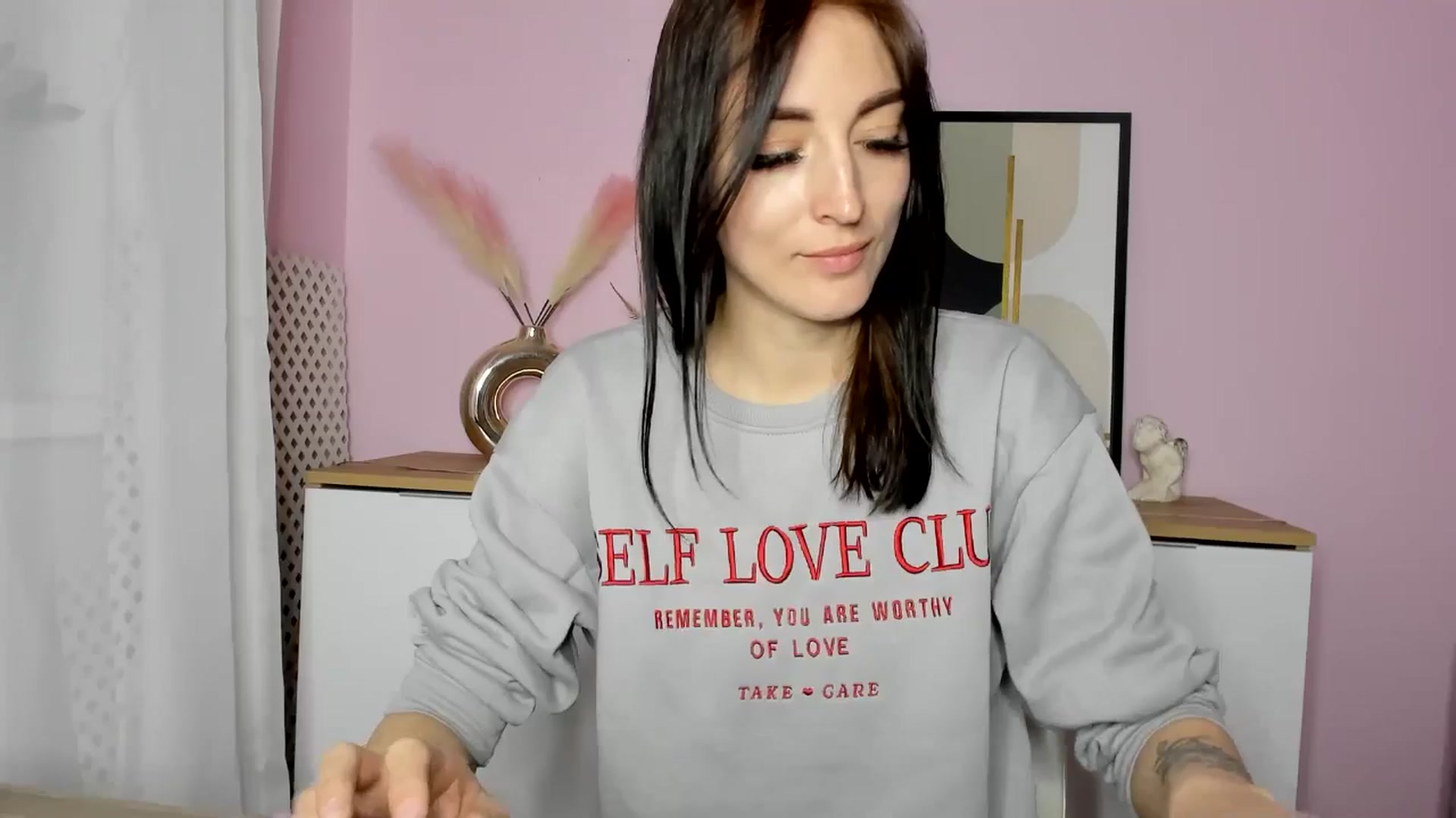 Gallery image thumbnail from KiiraDream's myfreecams stream on, 04/20/2025, 13:25 image 20 of 20