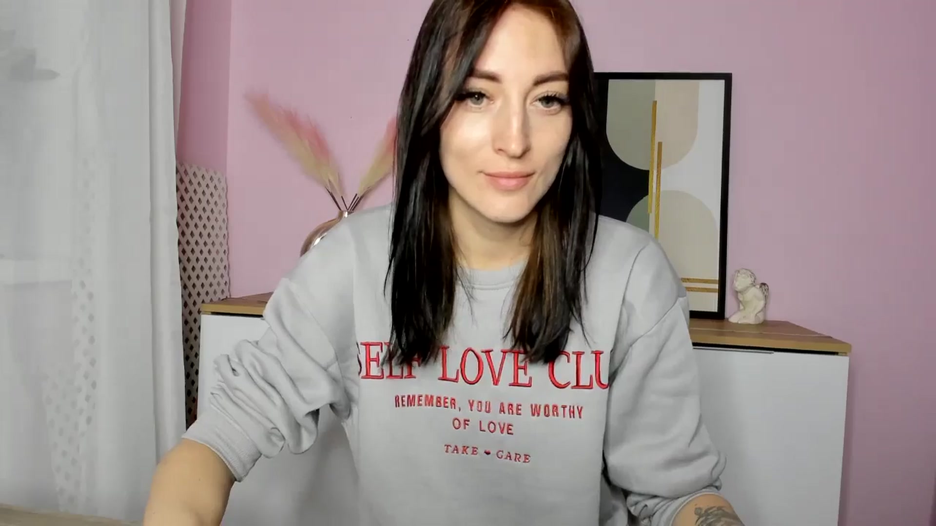 Gallery image thumbnail from KiiraDream's myfreecams stream on, 04/20/2025, 13:25 image 14 of 20