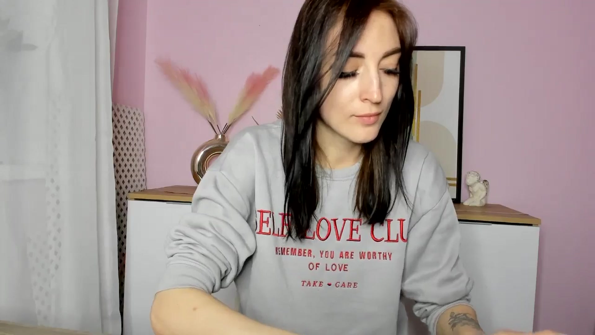 Gallery image thumbnail from KiiraDream's myfreecams stream on, 04/20/2025, 13:25 image 5 of 20