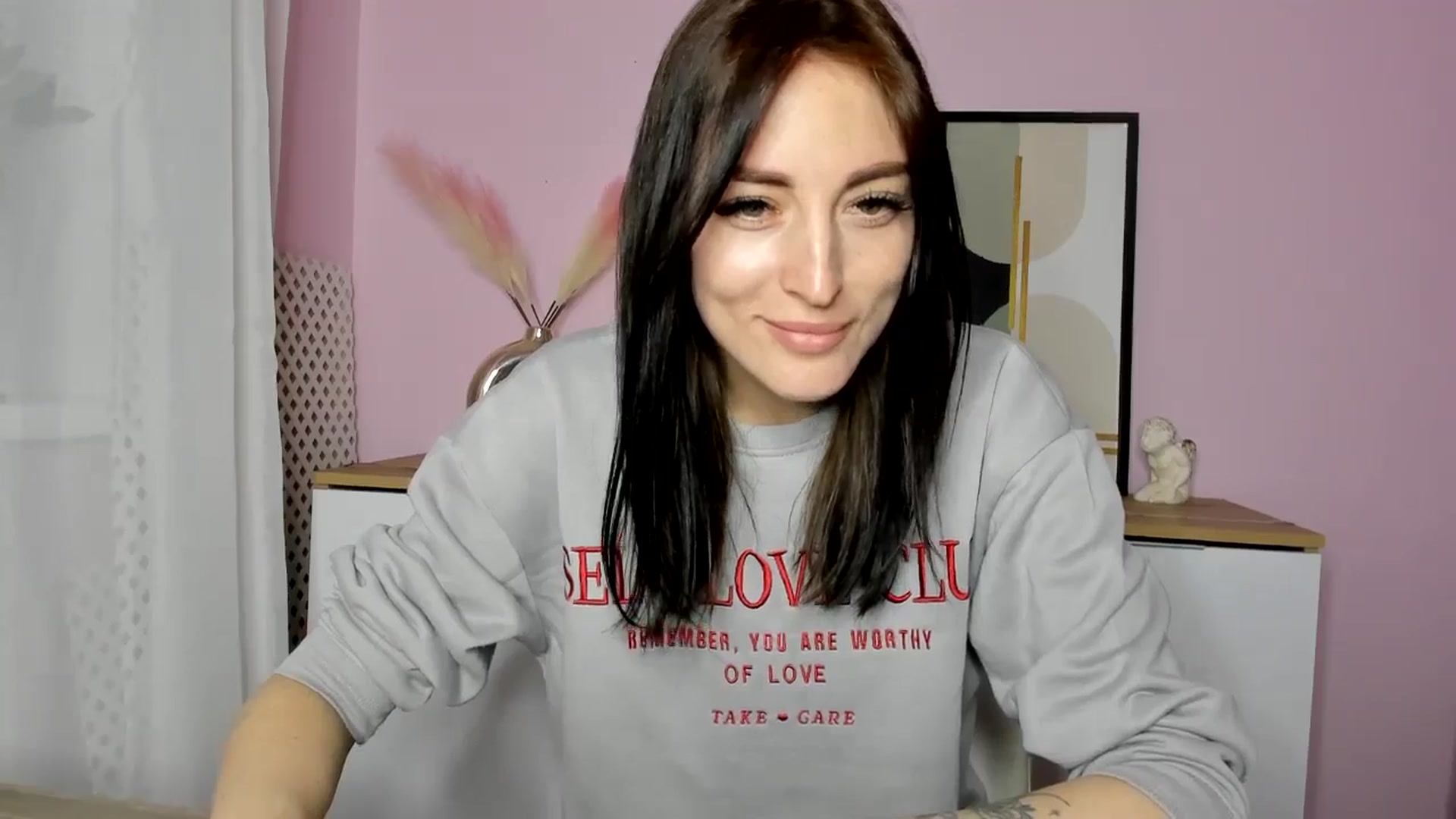 Gallery image thumbnail from KiiraDream's myfreecams stream on, 04/20/2025, 13:25 image 15 of 20