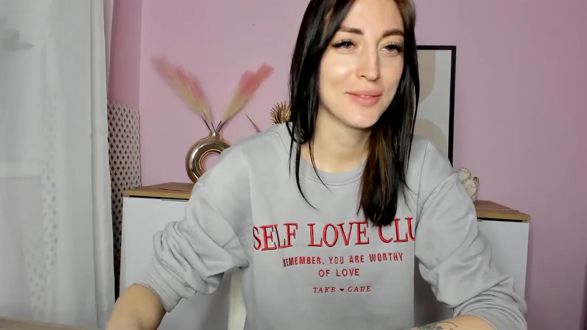 Gallery image thumbnail from KiiraDream's myfreecams stream on, 04/20/2025, 13:25 image 18 of 20