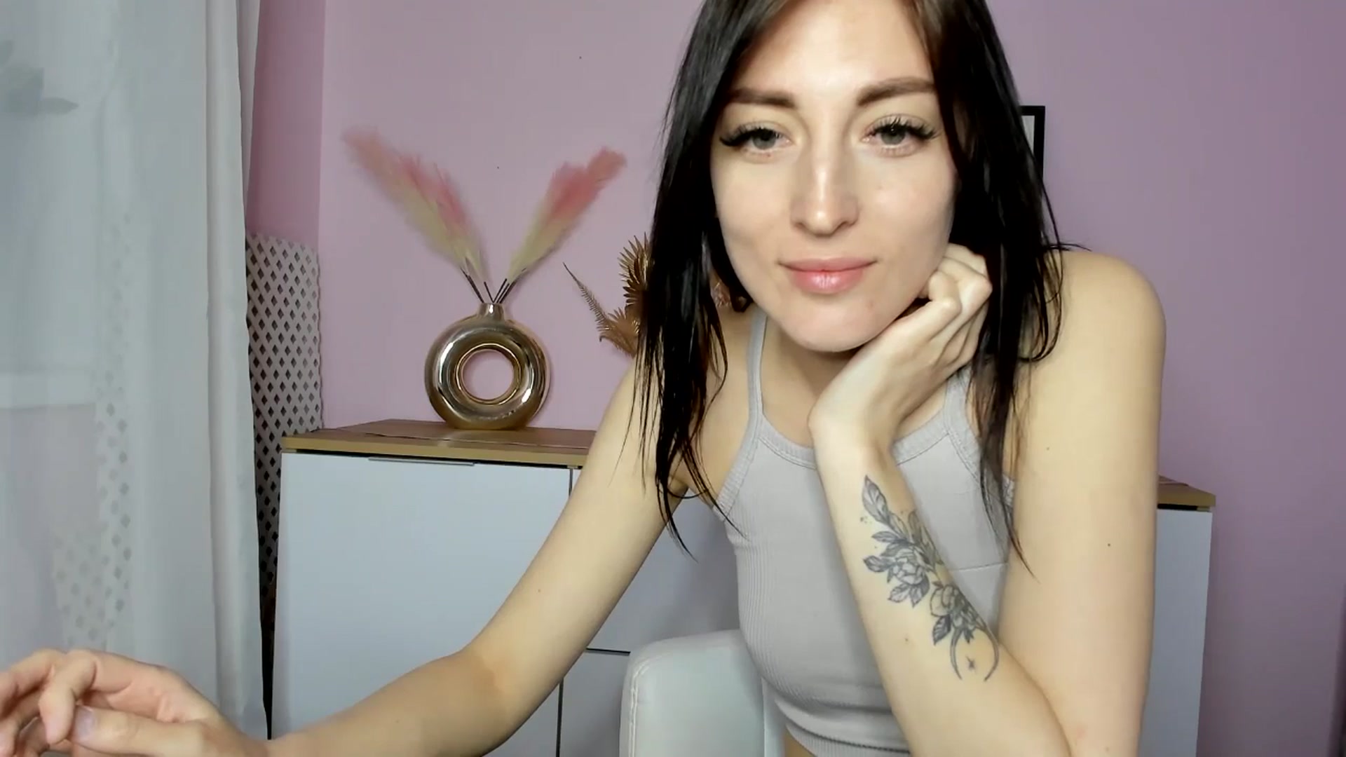 Gallery image thumbnail from KiiraDream's myfreecams stream on, 04/20/2025, 14:47 image 18 of 20