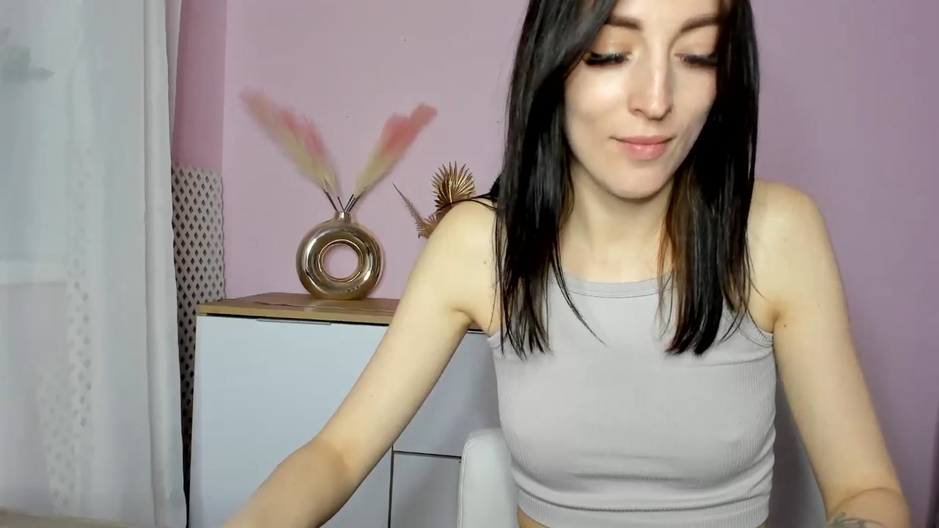 Gallery image thumbnail from KiiraDream's myfreecams stream on, 04/20/2025, 14:47 image 9 of 20