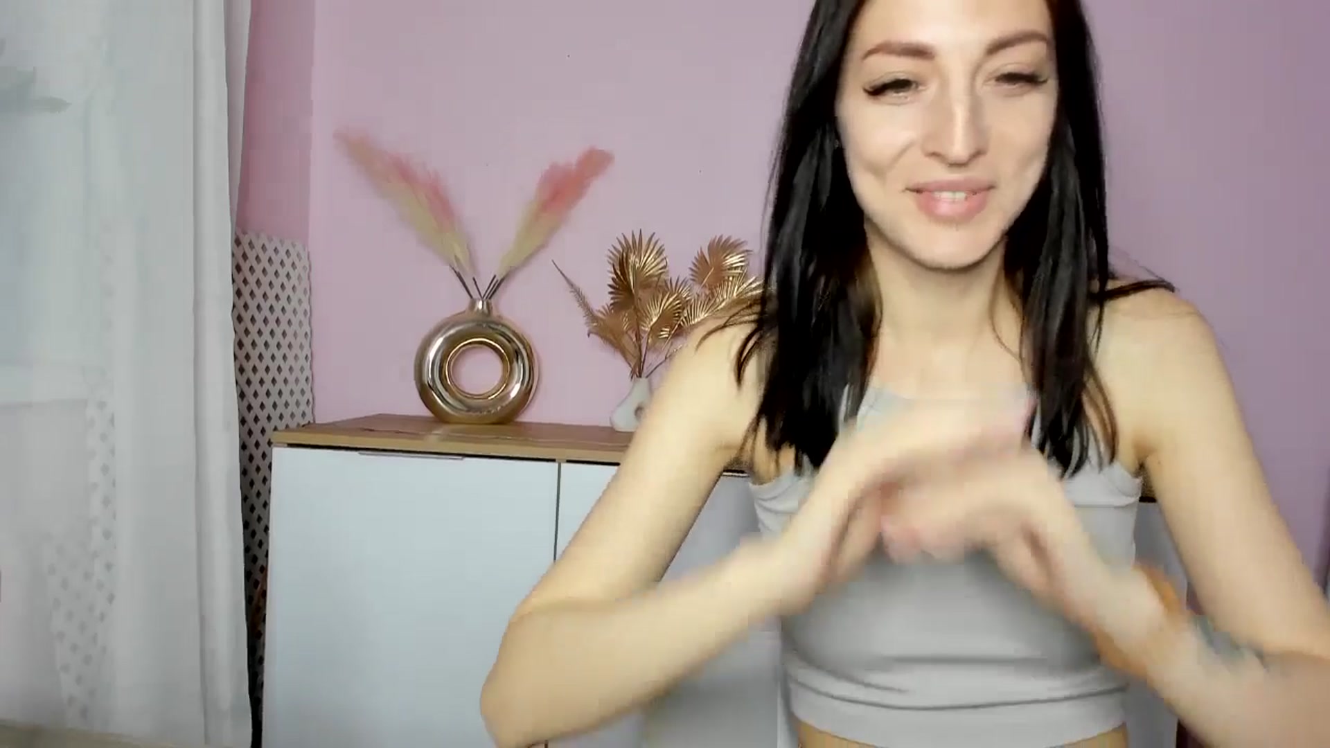 Gallery image thumbnail from KiiraDream's myfreecams stream on, 04/21/2025, 13:14 image 13 of 20