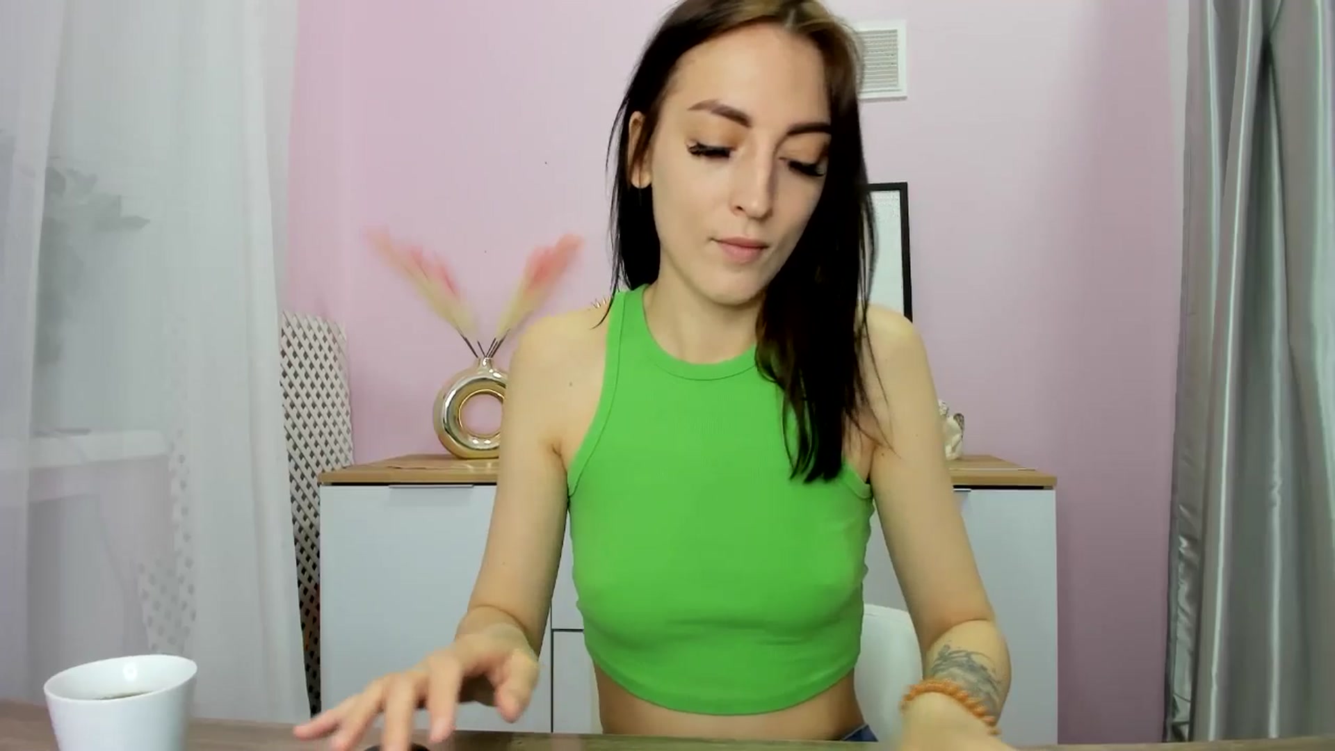Gallery image thumbnail from KiiraDream's myfreecams stream on, 04/22/2025, 07:31 image 7 of 20