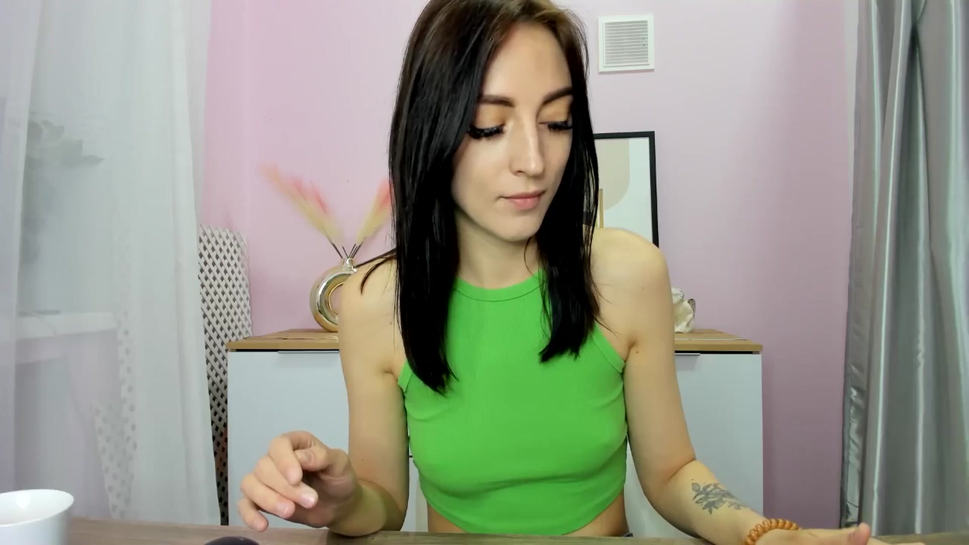 Gallery image thumbnail from KiiraDream's myfreecams stream on, 04/22/2025, 08:13 image 18 of 20