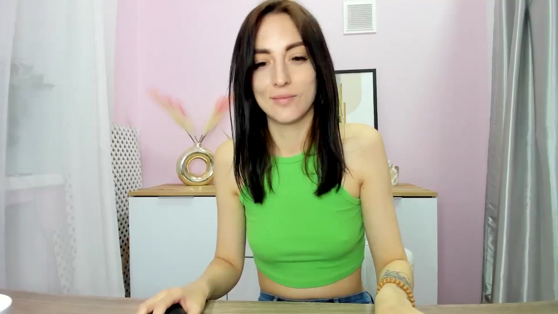 Gallery image thumbnail from KiiraDream's myfreecams stream on, 04/22/2025, 11:03 image 13 of 20