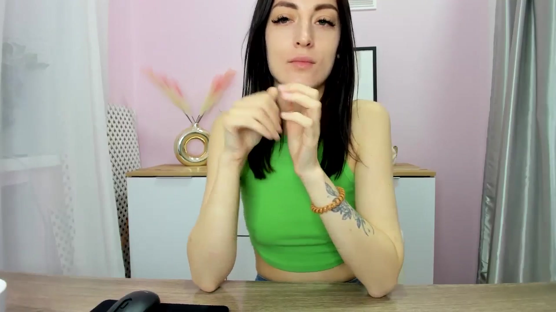 Gallery image thumbnail from KiiraDream's myfreecams stream on, 04/22/2025, 11:03 image 6 of 20