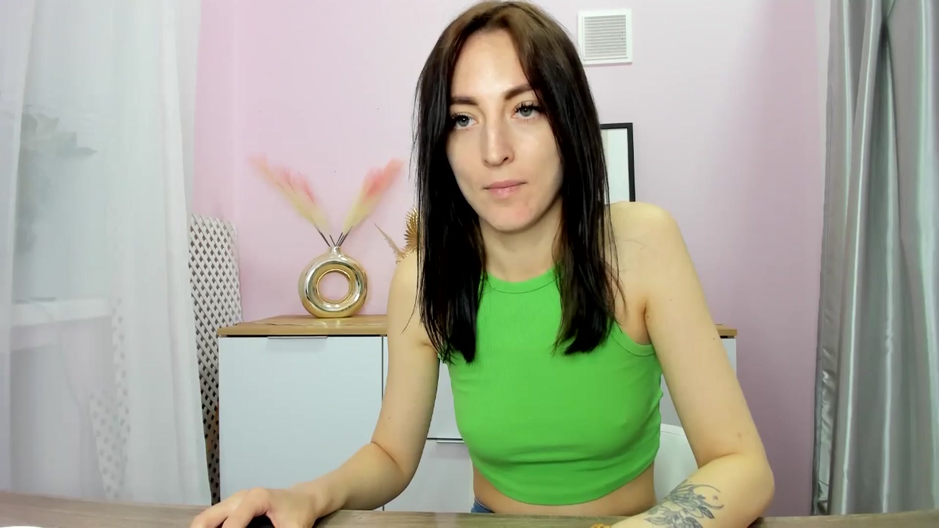 Gallery image thumbnail from KiiraDream's myfreecams stream on, 04/22/2025, 11:55 image 7 of 20