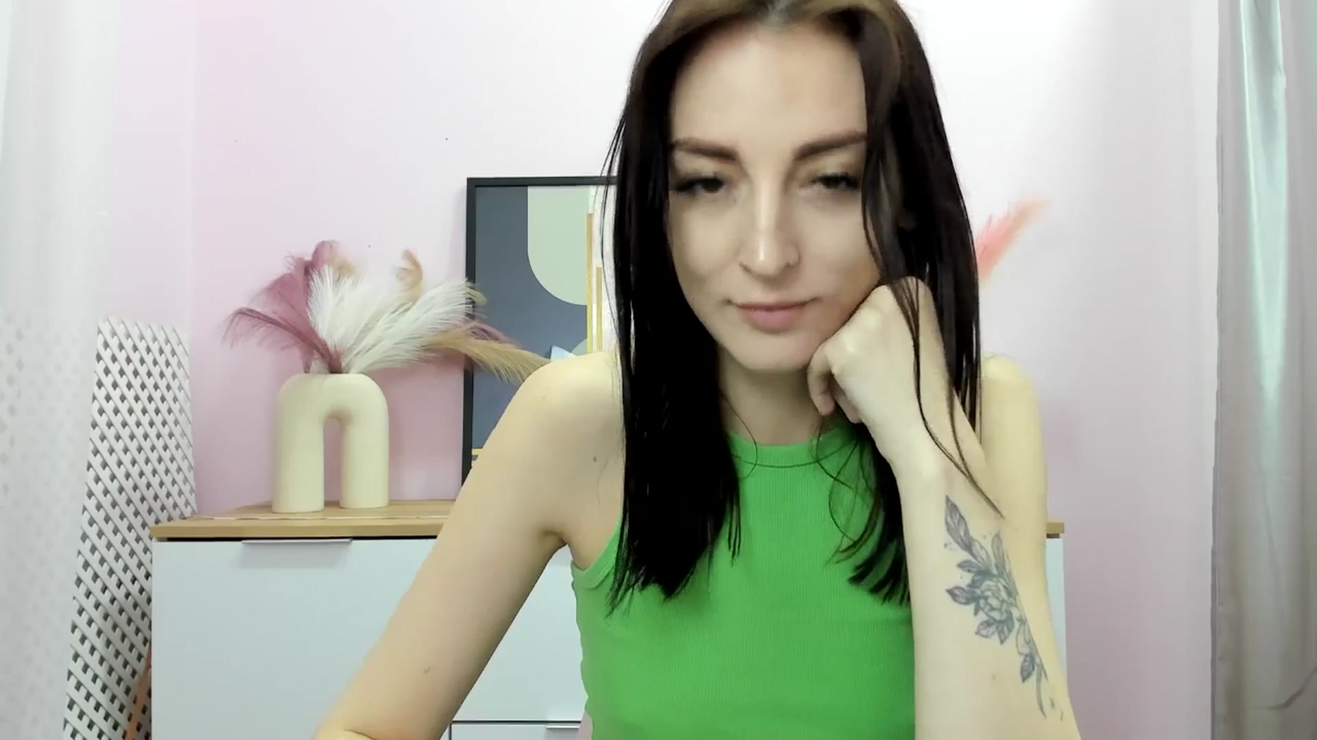 Gallery image thumbnail from KiiraDream's myfreecams stream on, 04/23/2025, 08:59 image 10 of 20