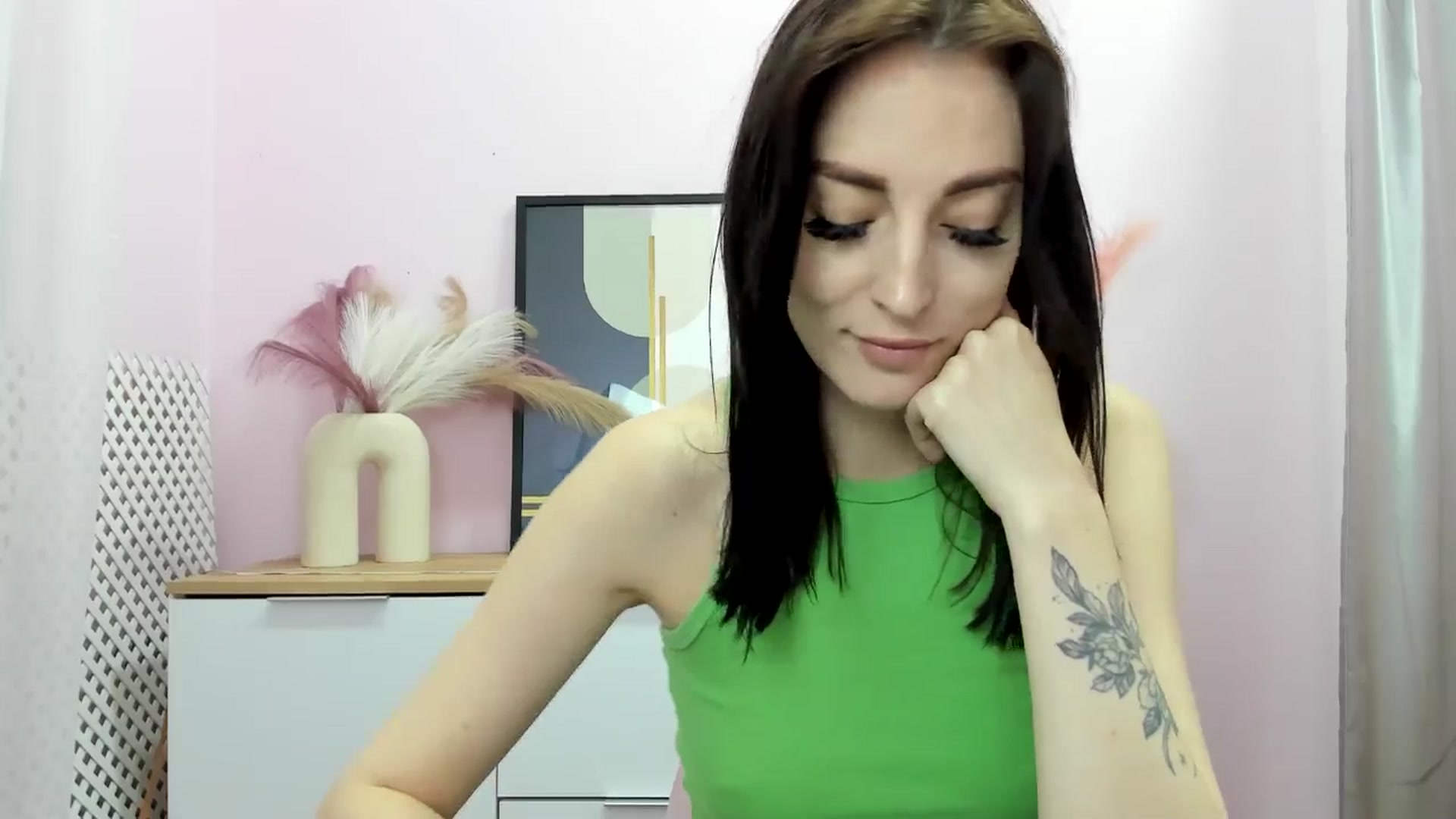 Gallery image thumbnail from KiiraDream's myfreecams stream on, 04/23/2025, 08:59 image 3 of 20