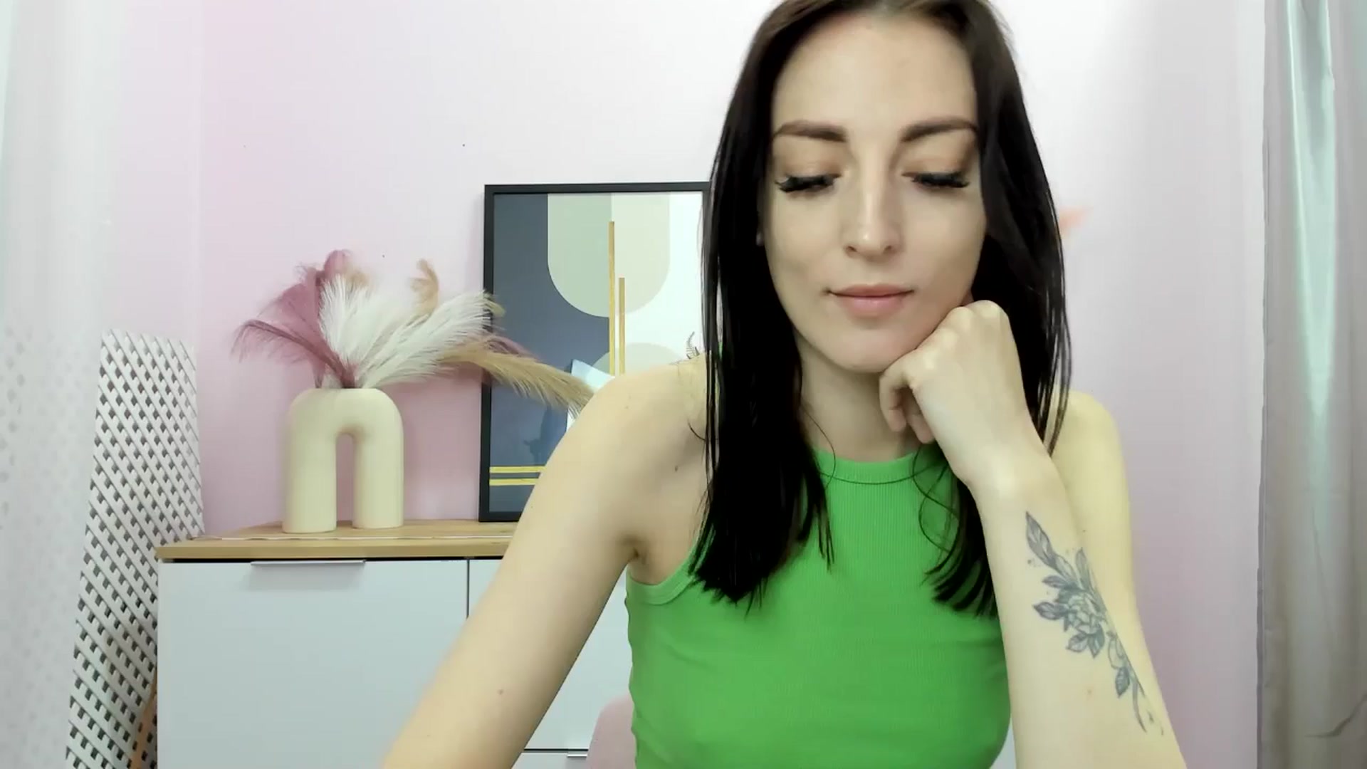 Gallery image thumbnail from KiiraDream's myfreecams stream on, 04/23/2025, 08:59 image 5 of 20