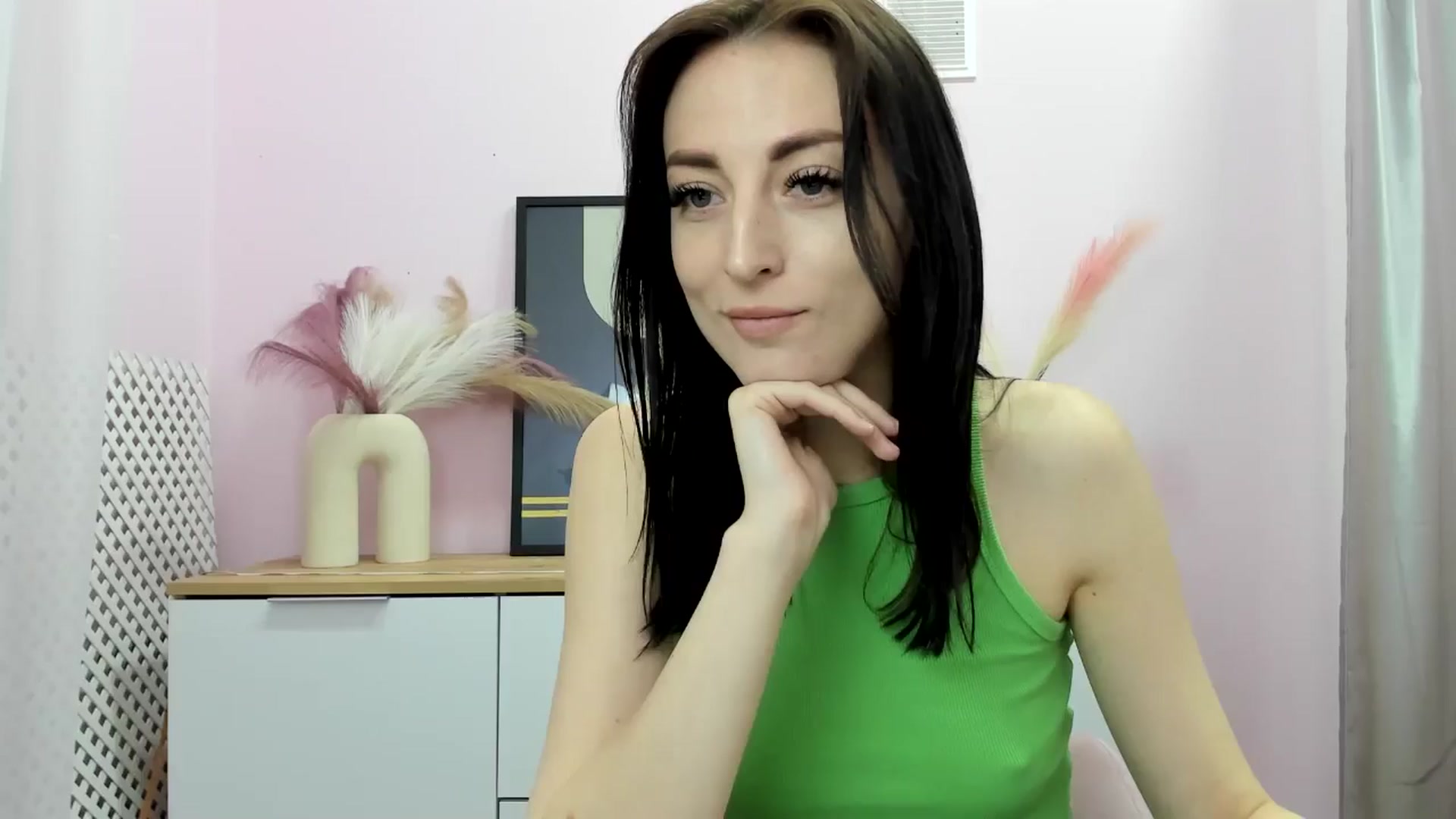 Gallery image thumbnail from KiiraDream's myfreecams stream on, 04/23/2025, 08:59 image 1 of 20