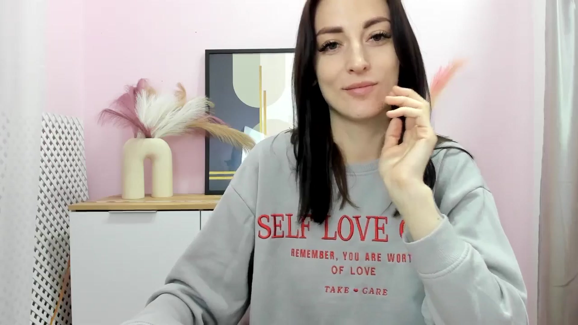 Gallery image thumbnail from KiiraDream's myfreecams stream on, 04/23/2025, 10:40 image 16 of 20