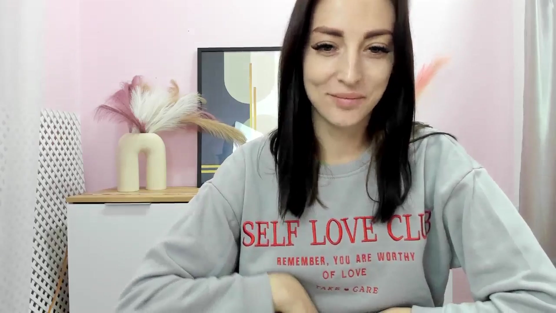 Gallery image thumbnail from KiiraDream's myfreecams stream on, 04/23/2025, 10:40 image 13 of 20