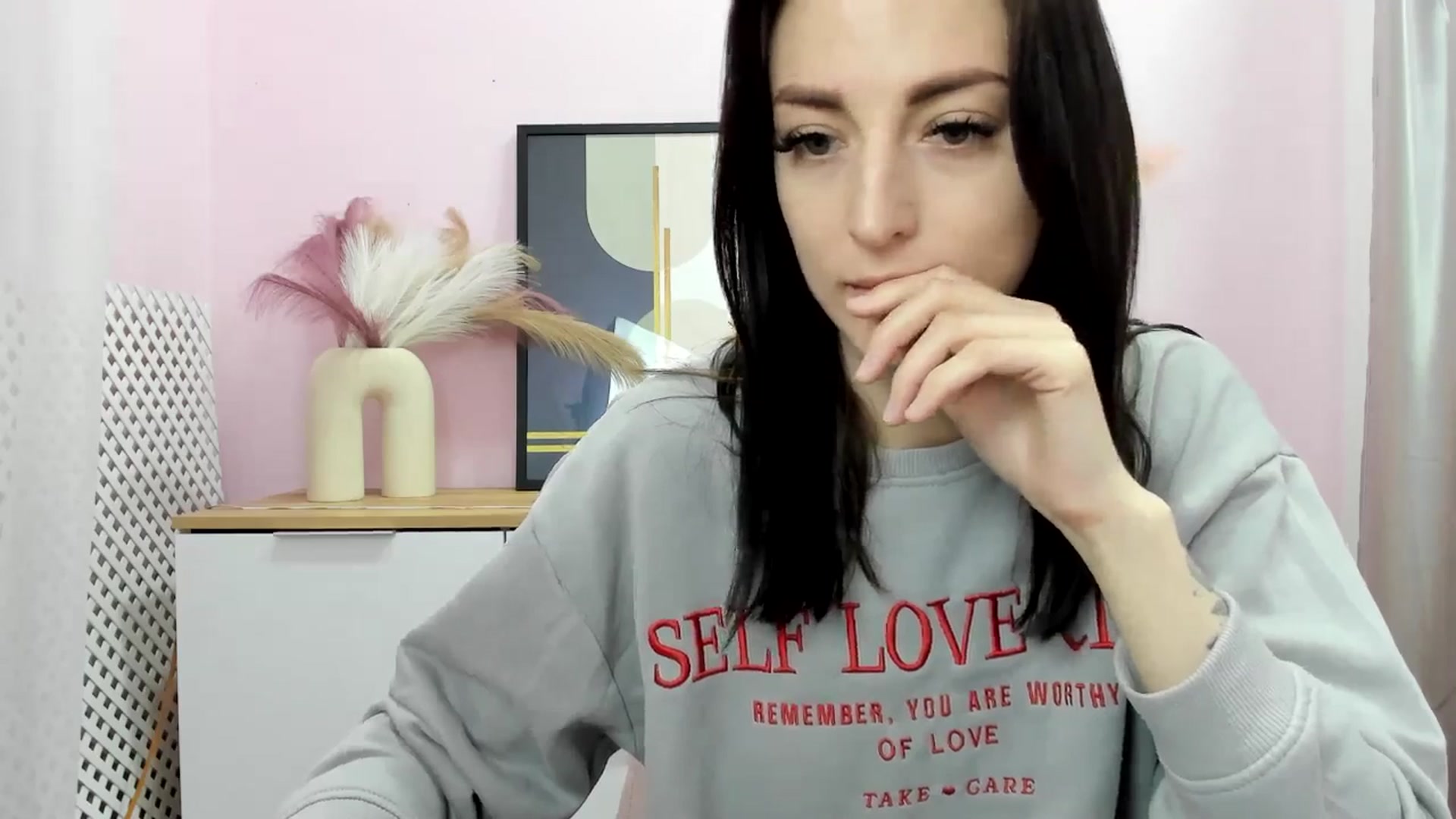 Gallery image thumbnail from KiiraDream's myfreecams stream on, 04/23/2025, 10:40 image 3 of 20